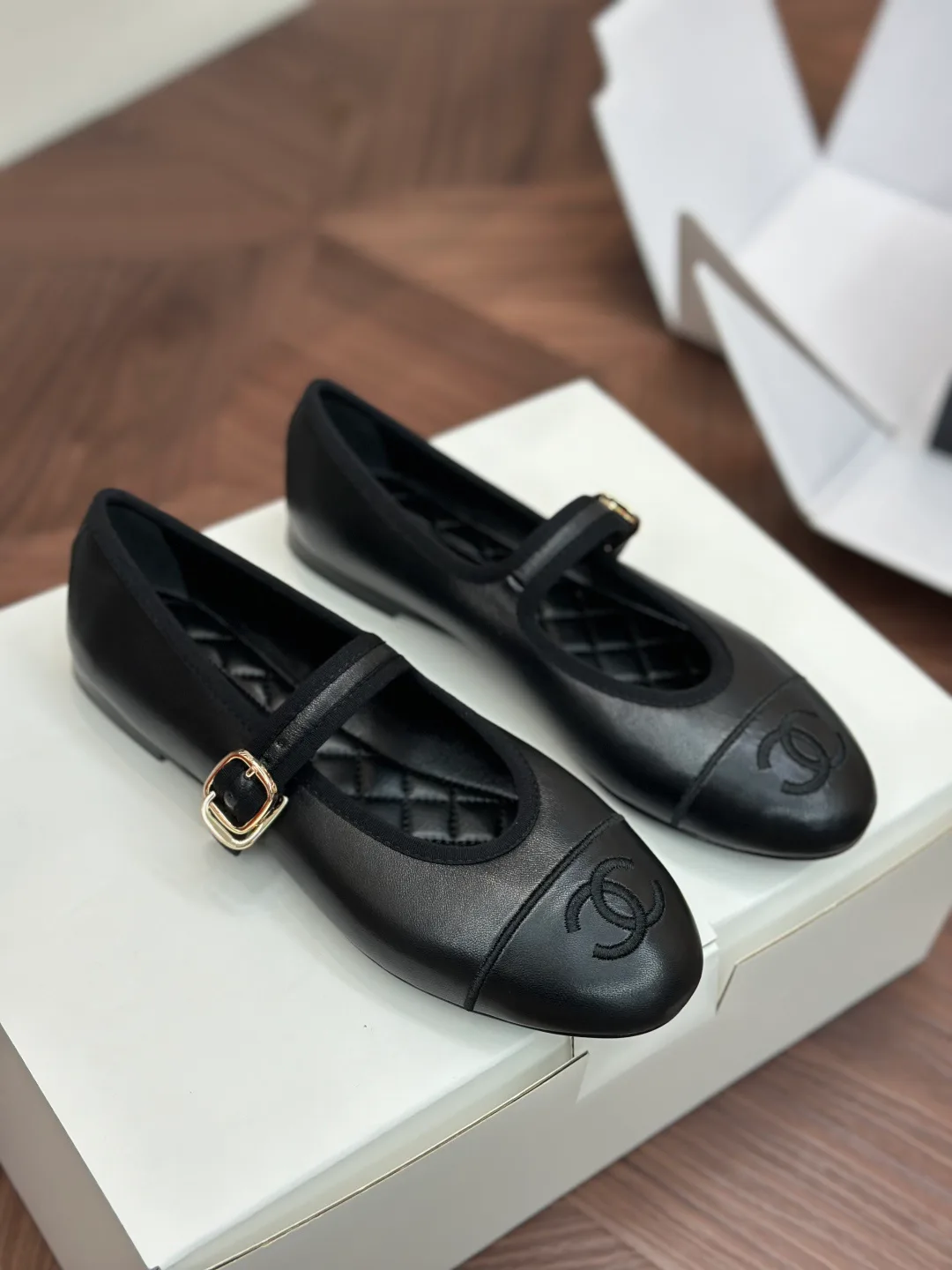 Туфли Женские Chanel 18794070