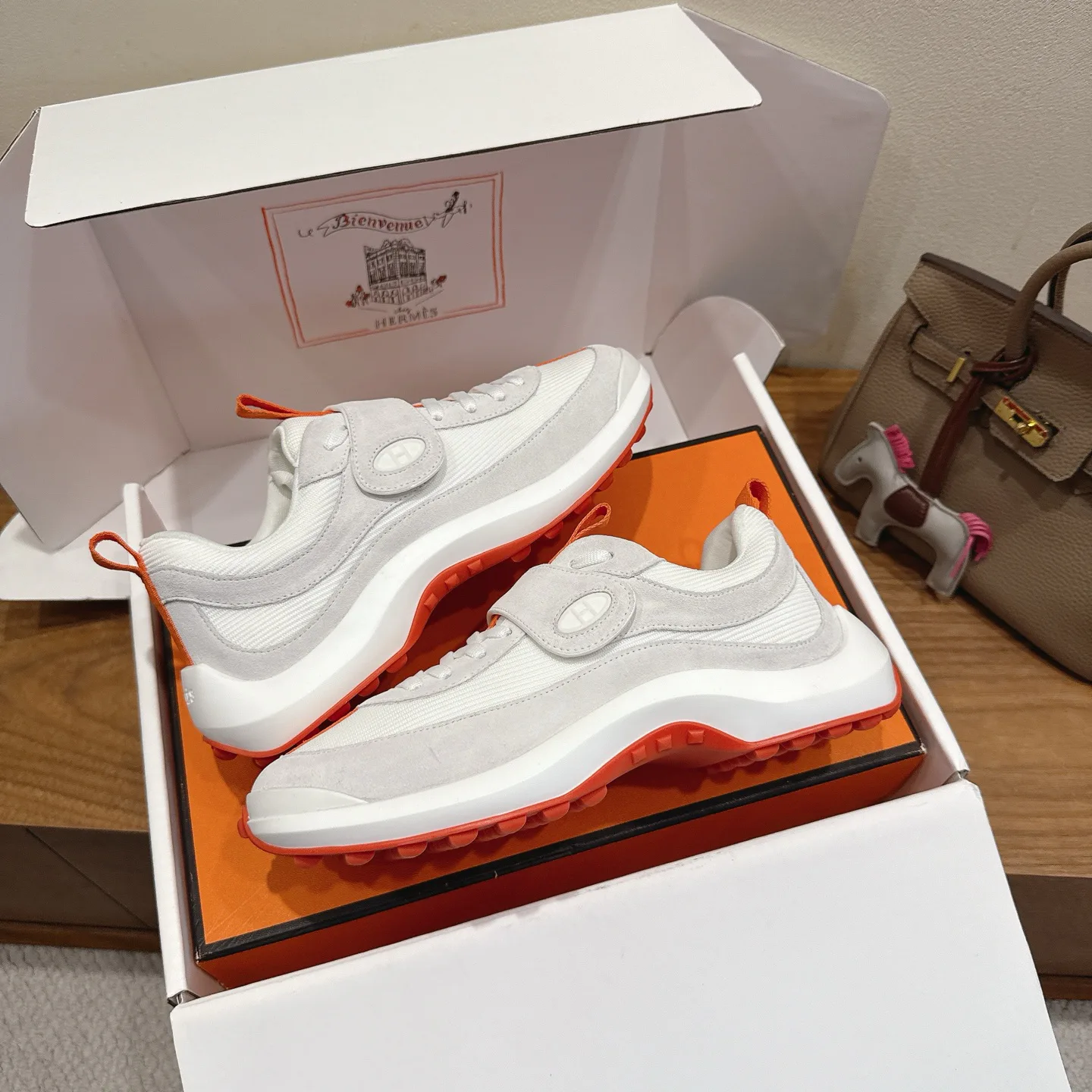 Кроссовки Женские Hermes 10189085