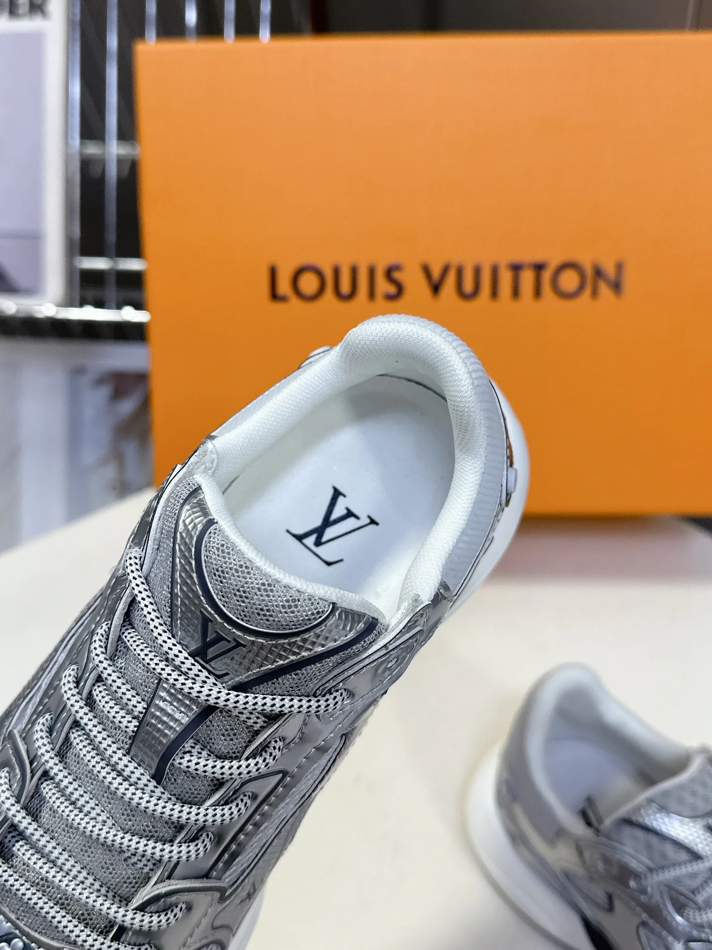 Кроссовки Женские Loewe 30076