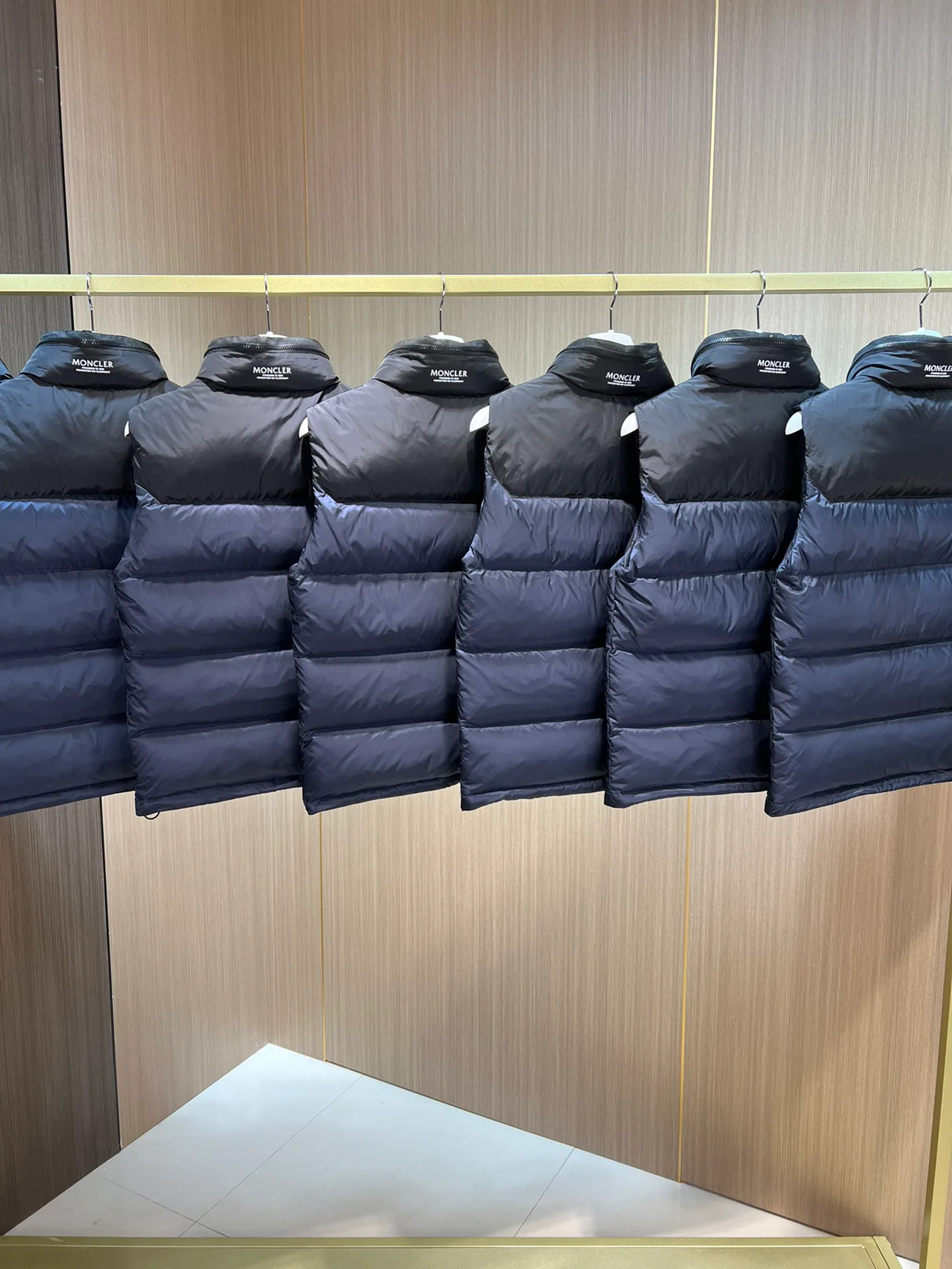 Куртки Женские Moncler Куртки Женские Moncler