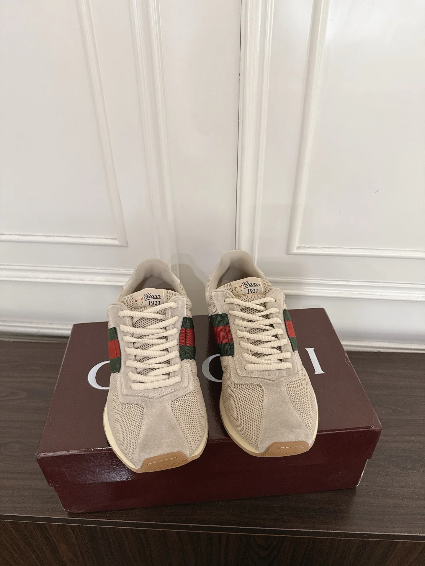 Кроссовки Женские Gucci 17946894