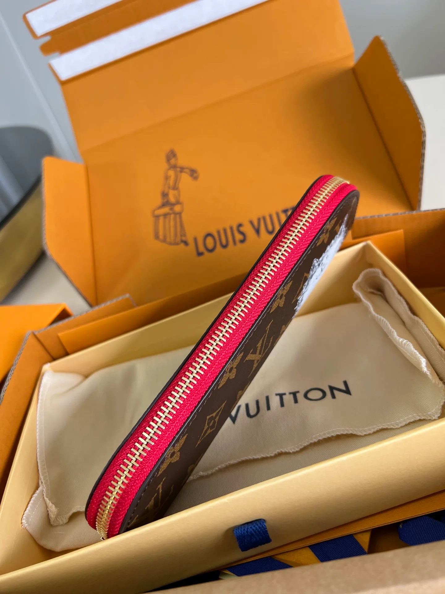 Клатчи Женские Louis Vuitton 1327938
