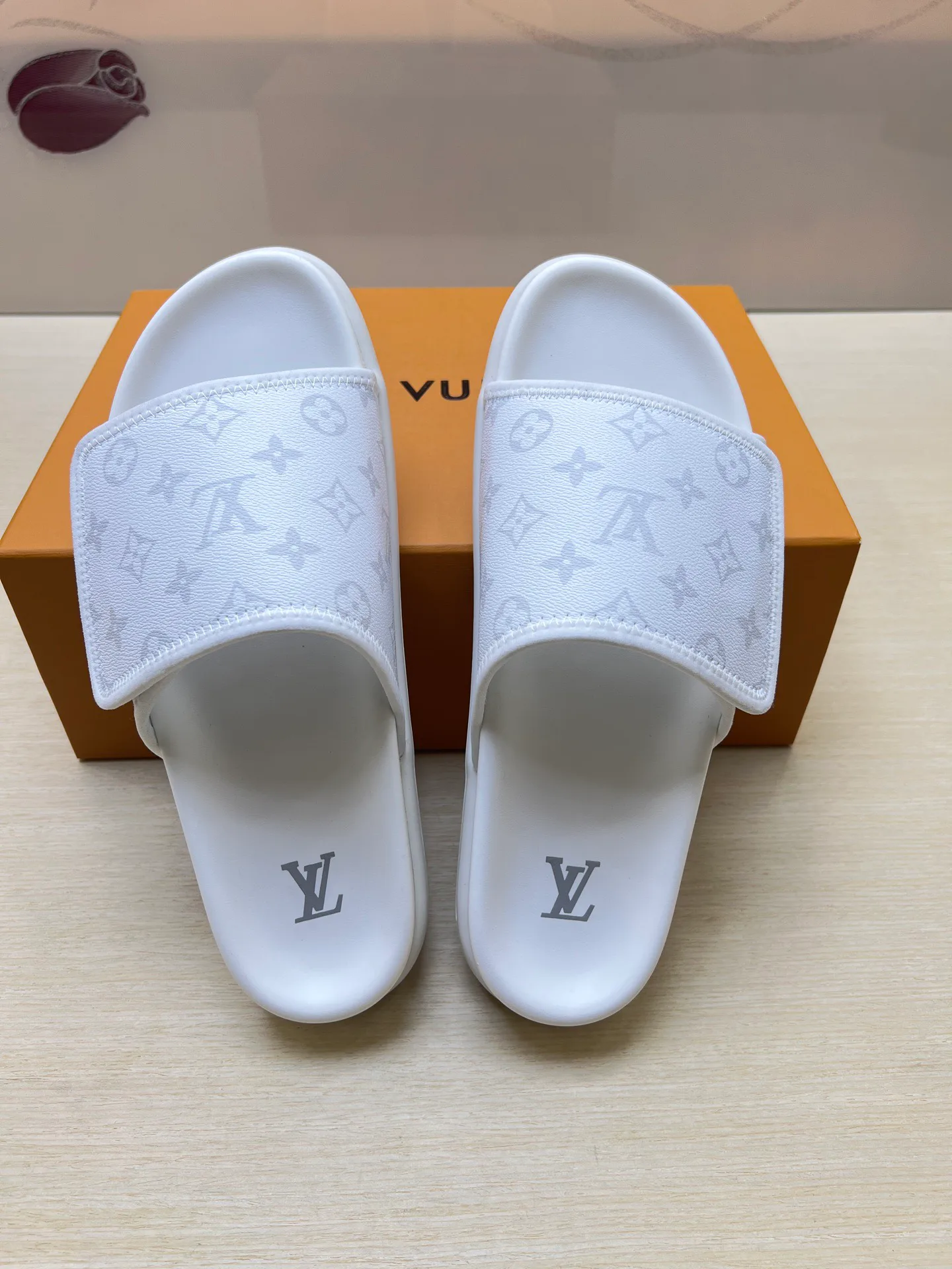Шлепанцы Мужские Louis Vuitton 11450835