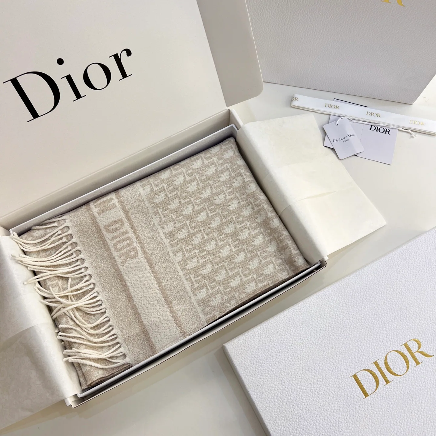 Шарфы Christian Dior 18595825