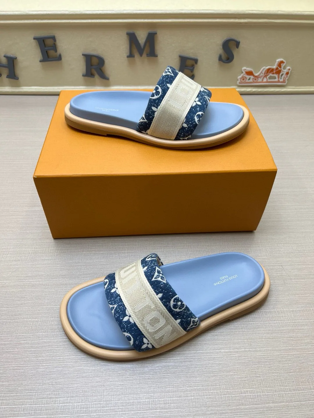 Шлепанцы Женские Louis Vuitton 9801517