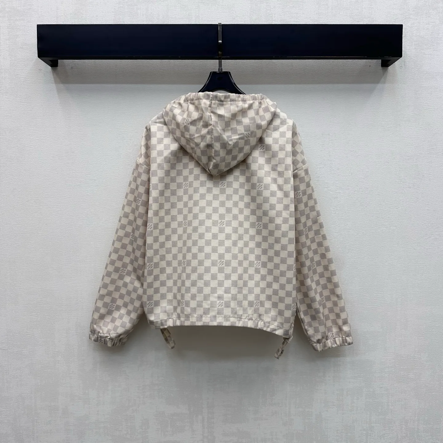Куртки И Пуховики Женские Louis Vuitton 18228475