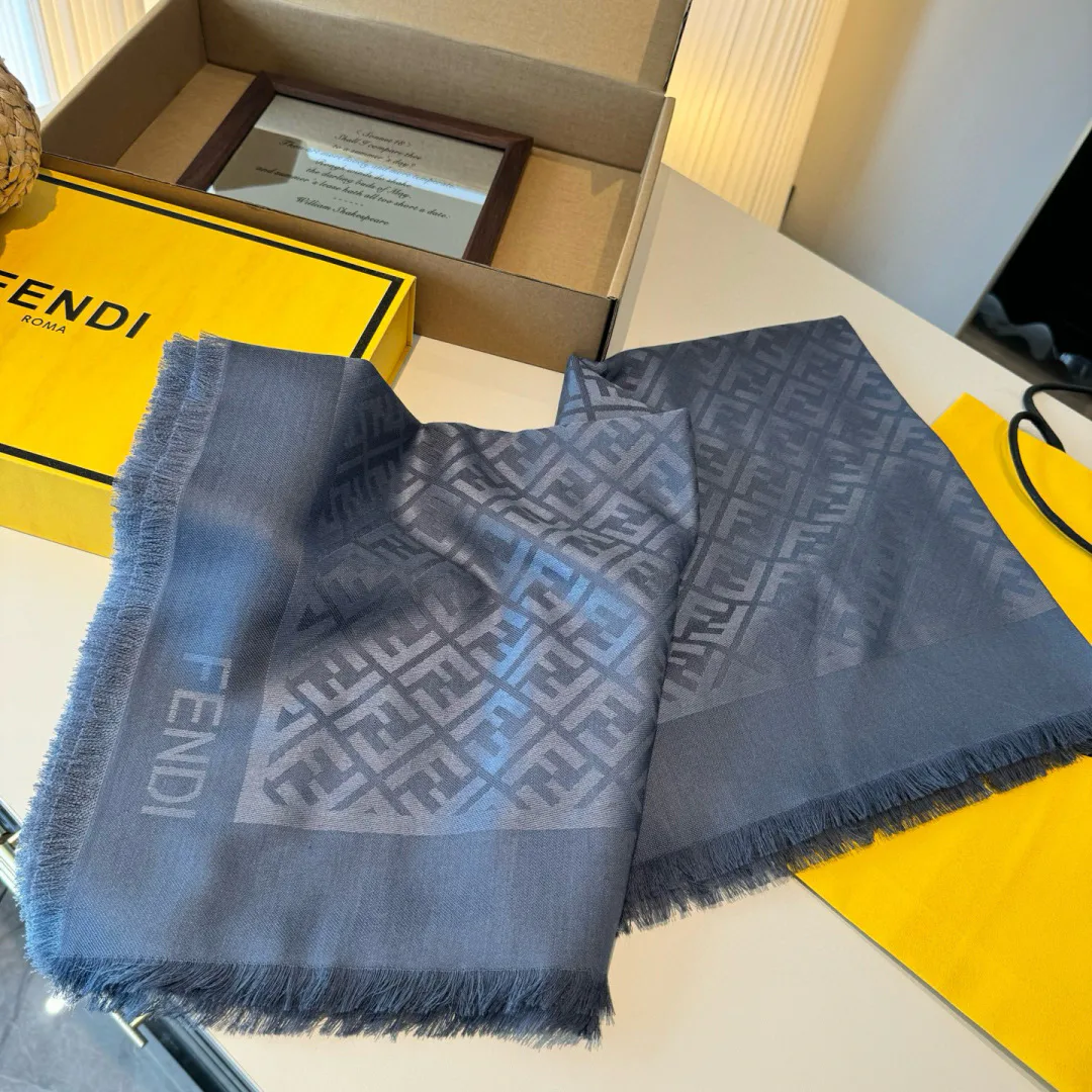 Шарфы Fendi 463880