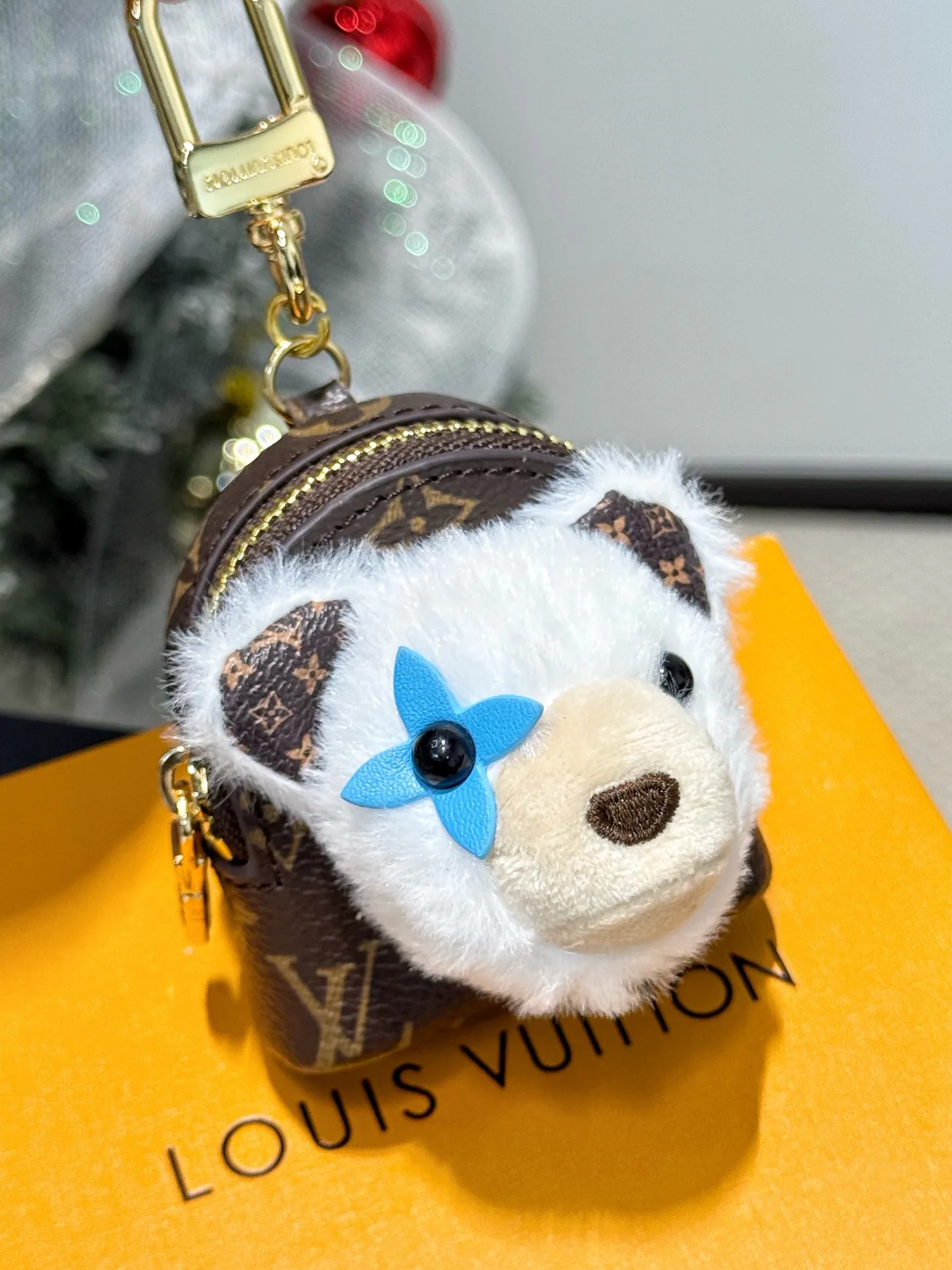 Ключницы Louis Vuitton 17886402