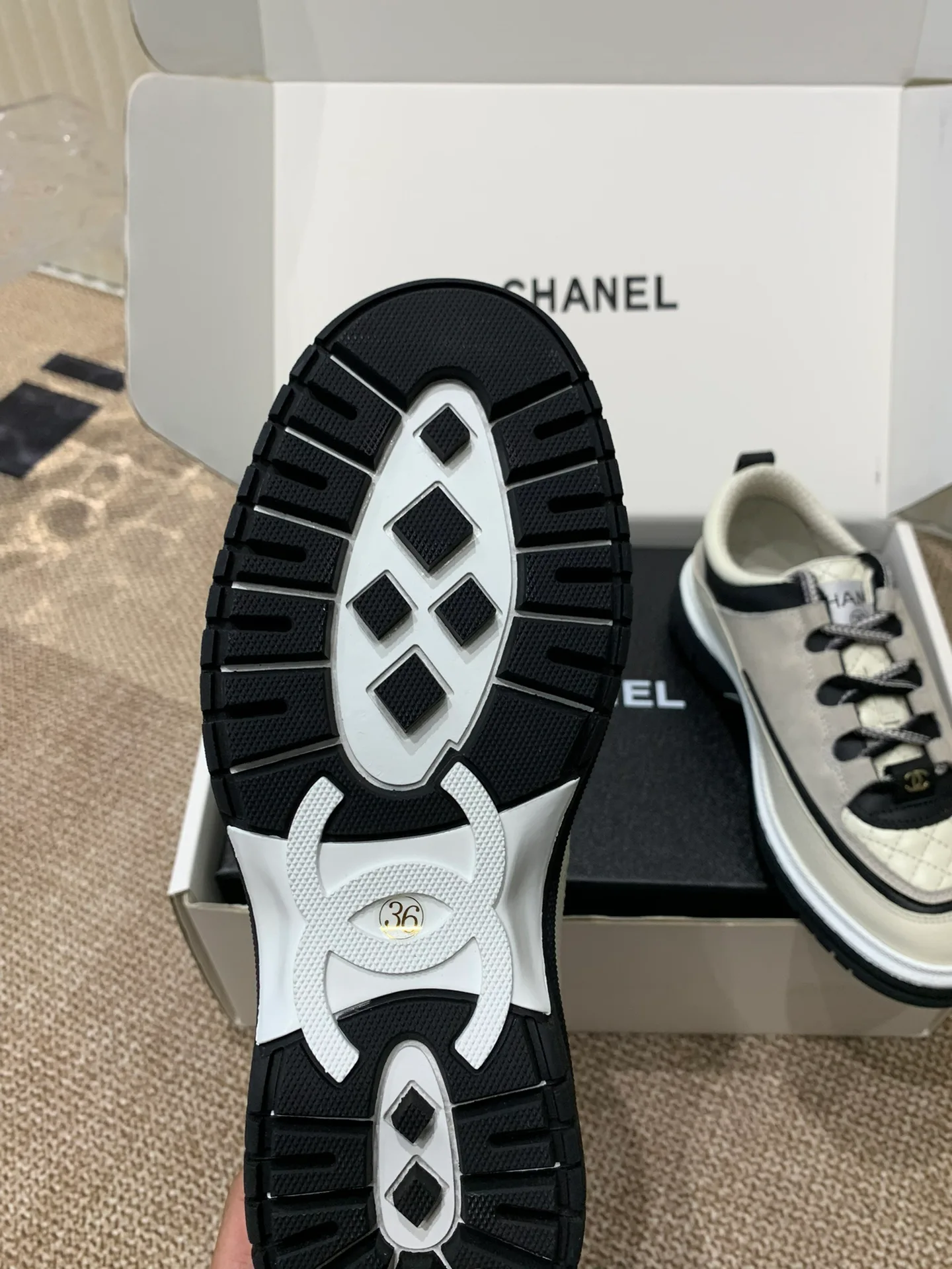 Кроссовки Женские Chanel 18677743