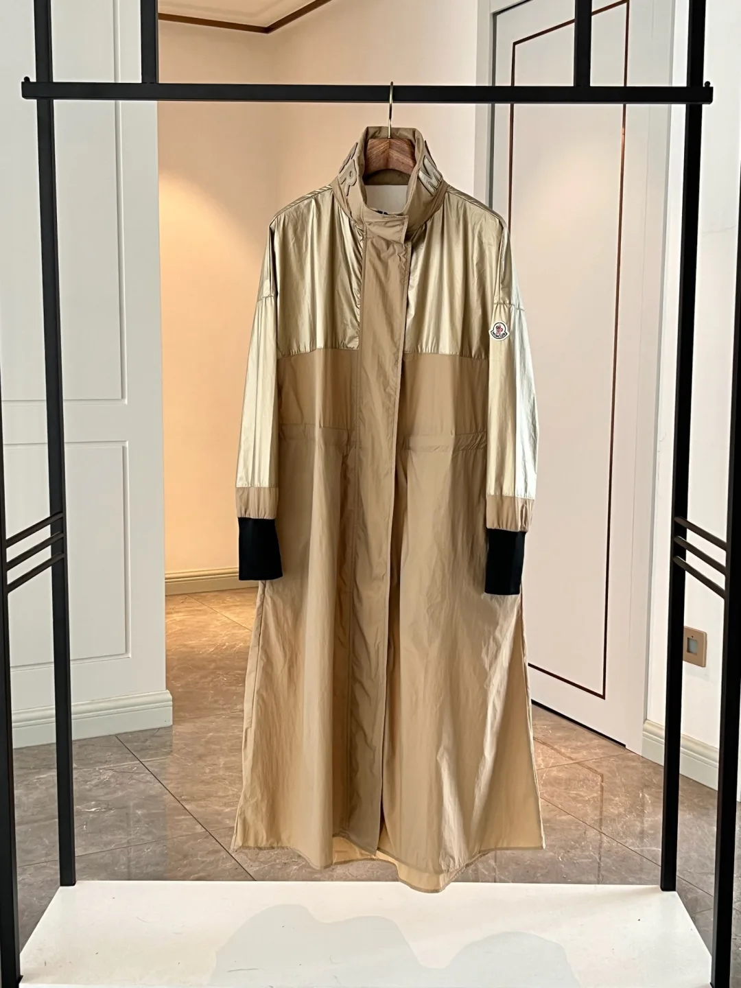 Куртки И Пуховики Женские Moncler 11489415