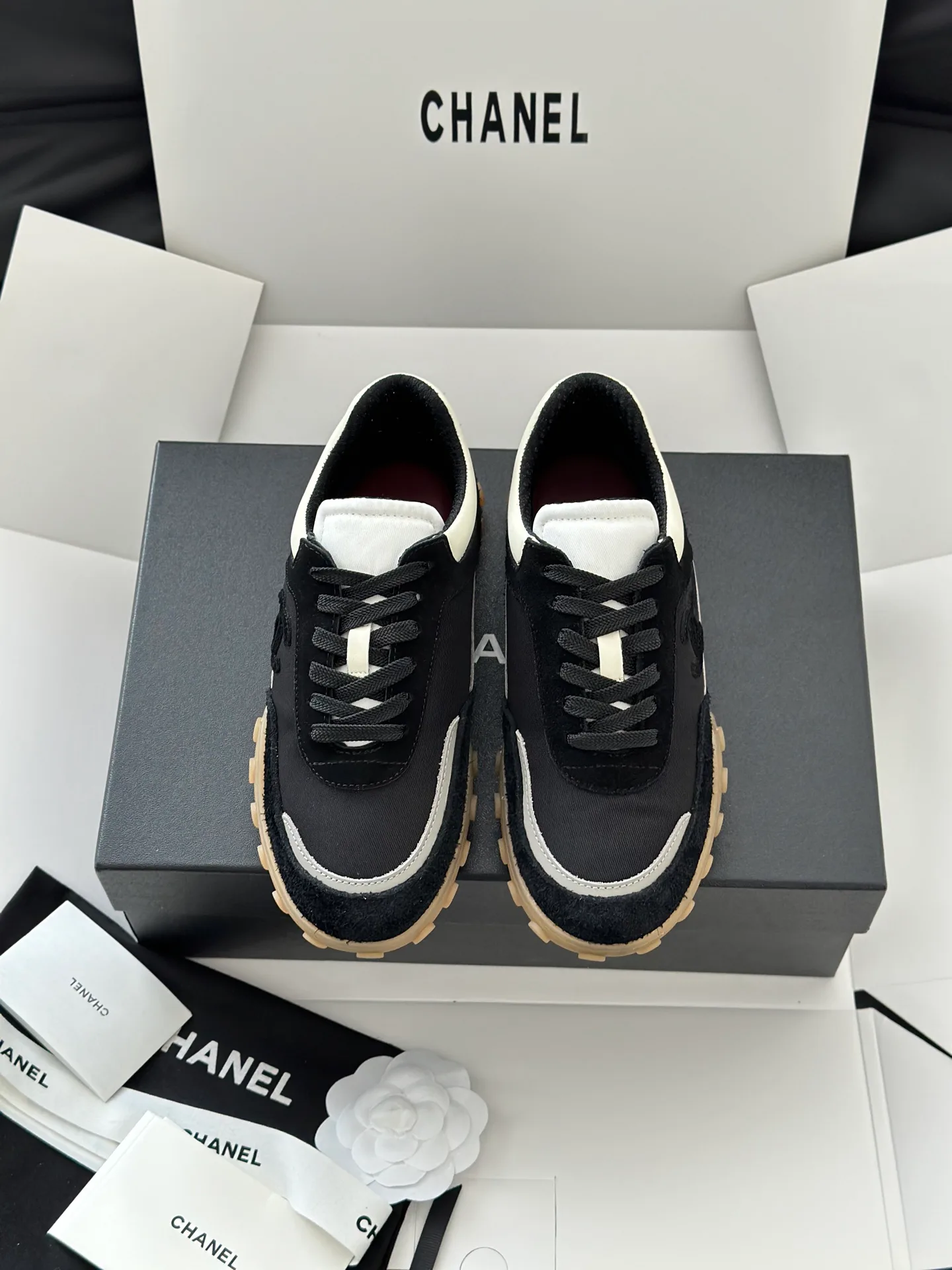 Кроссовки Женские Chanel 18765007