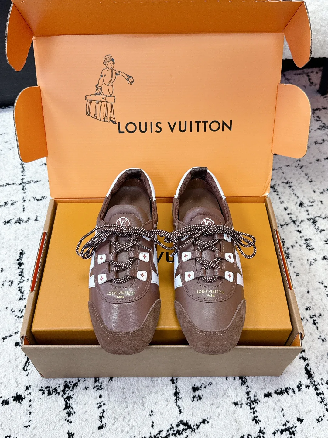 Кроссовки Женские Louis Vuitton 2471101