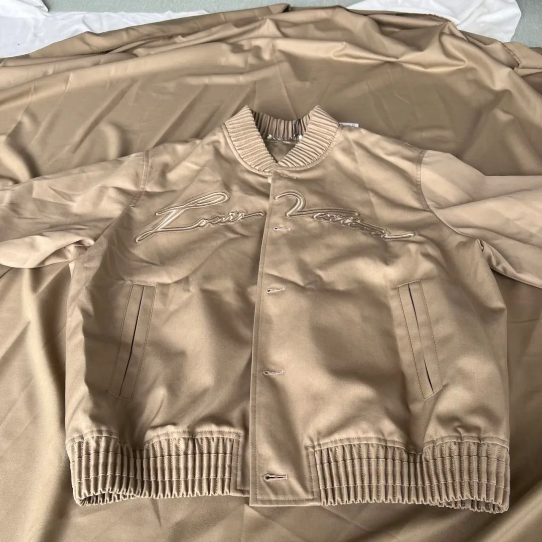 Куртки И Пуховики Женские Louis Vuitton 412769