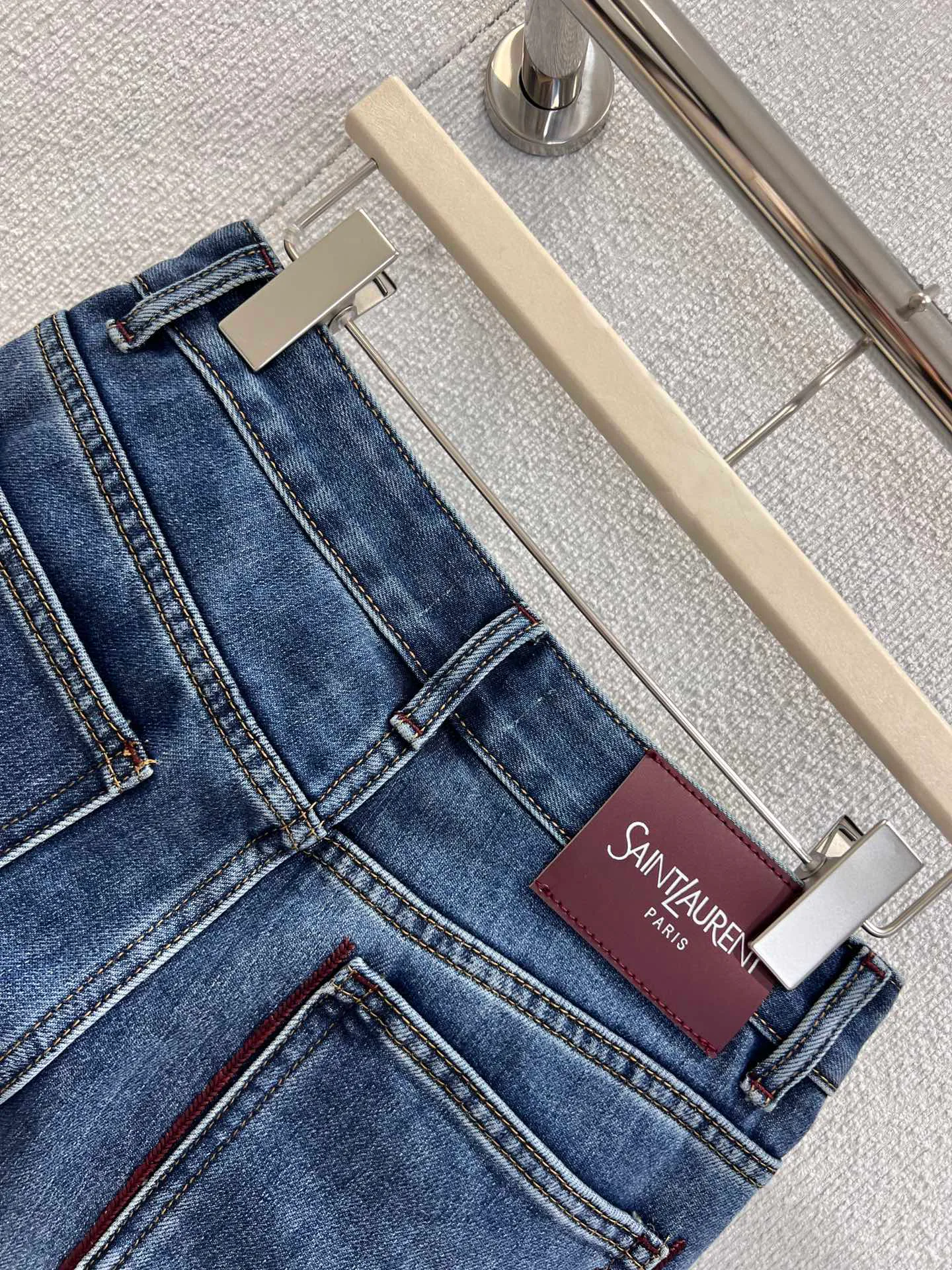 Джинсы Женские Saint Laurent 364122