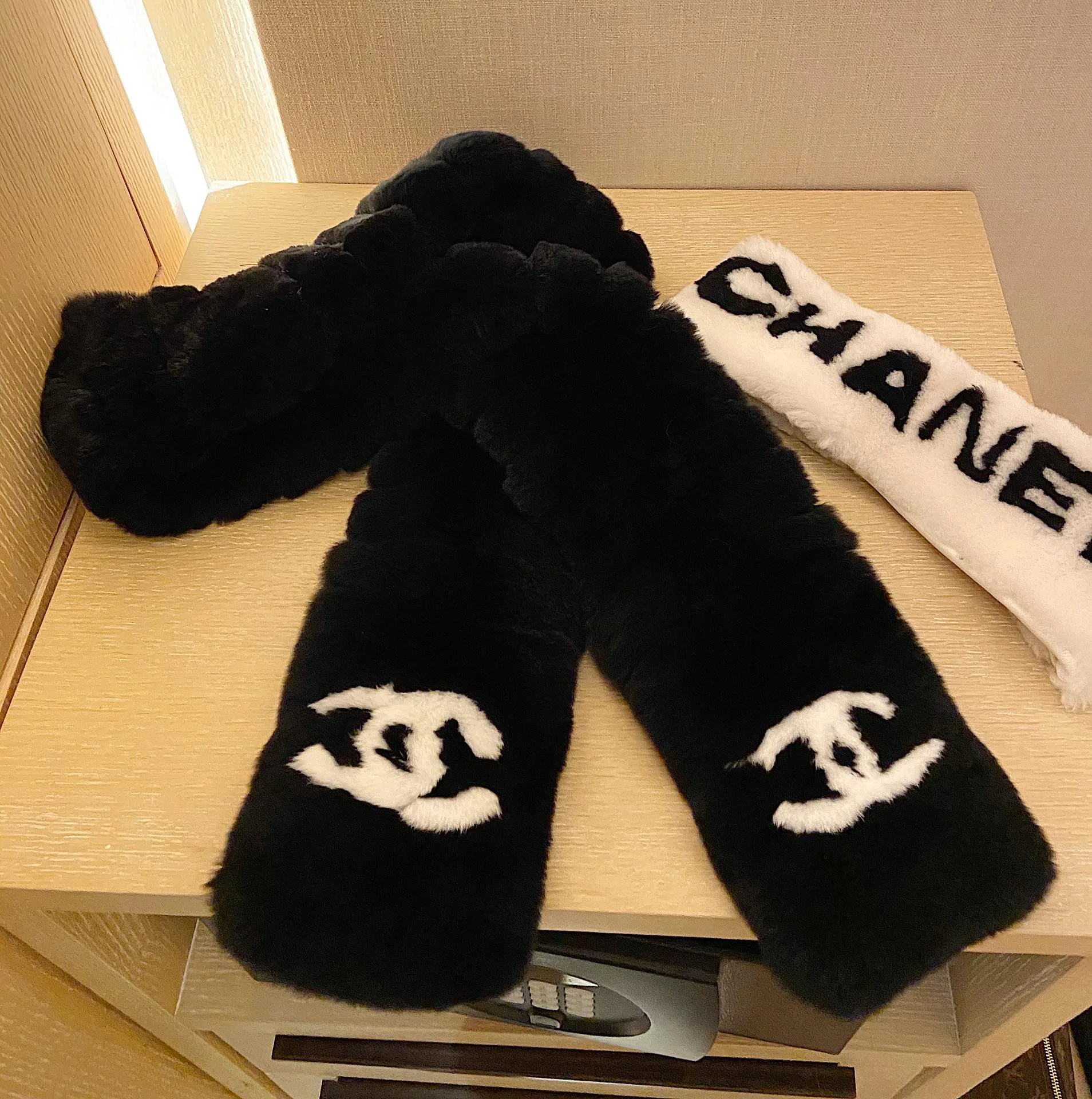 Перчатки Chanel 767389