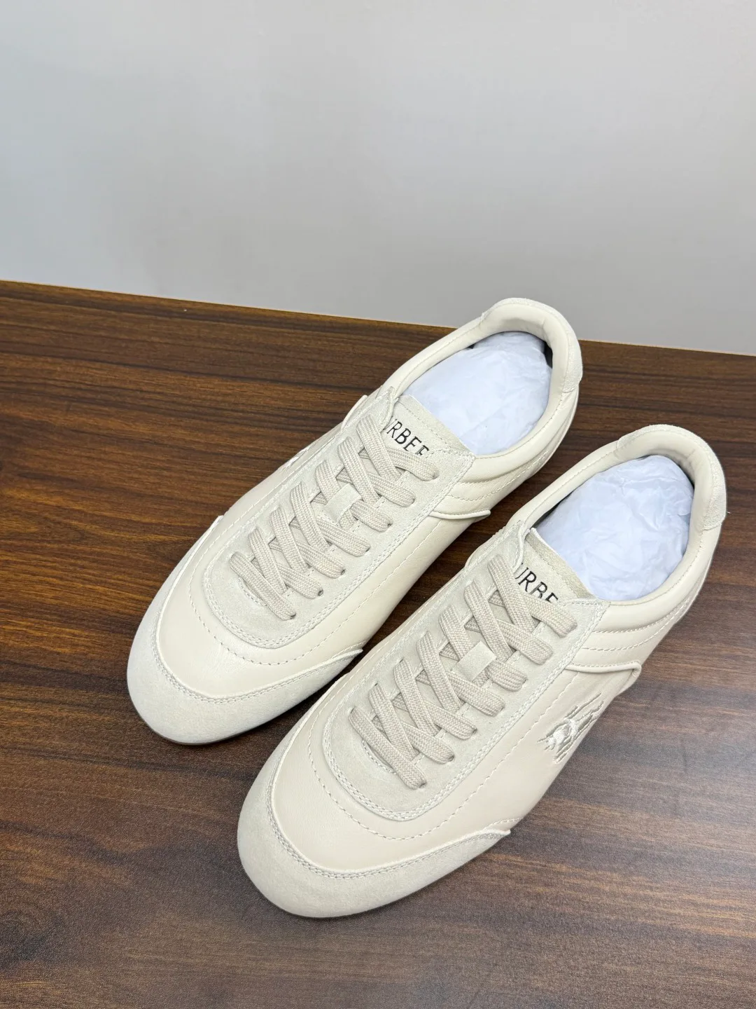 Кроссовки Женские Burberry 19716353