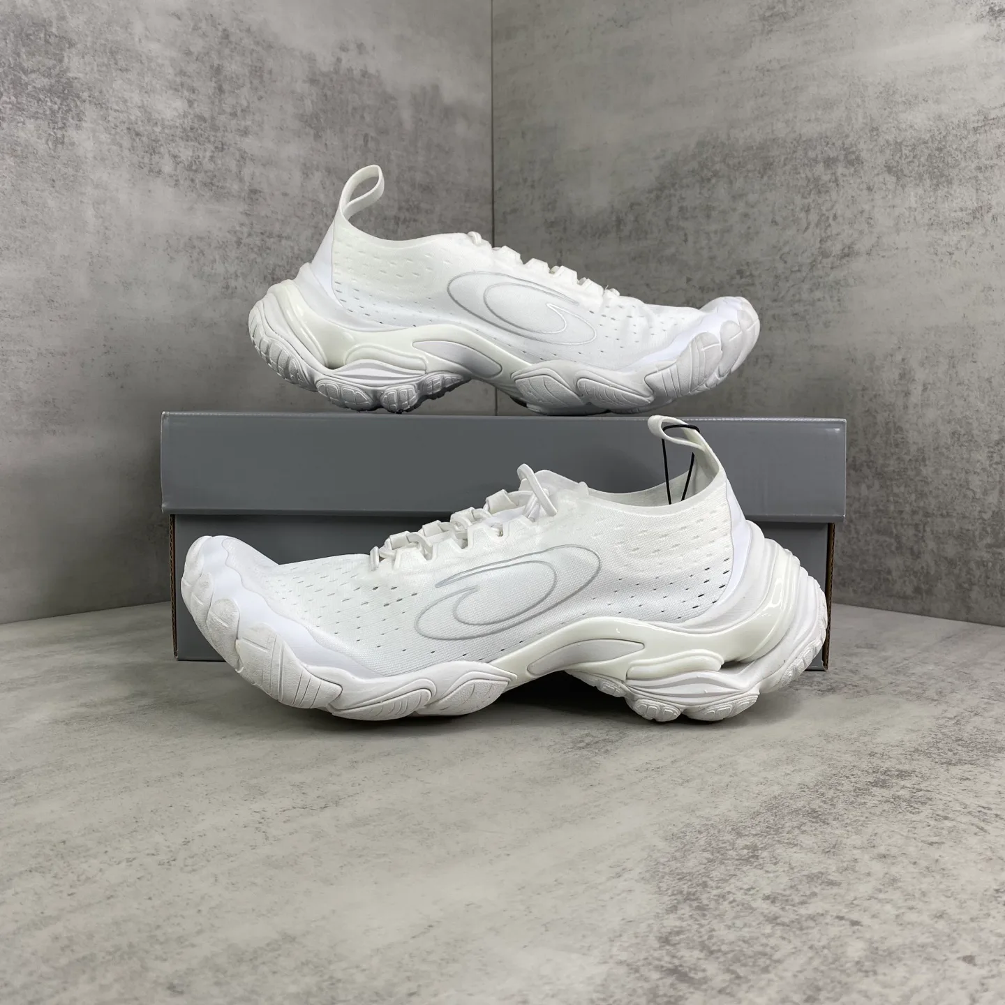 Кроссовки Женские Balenciaga 11842690