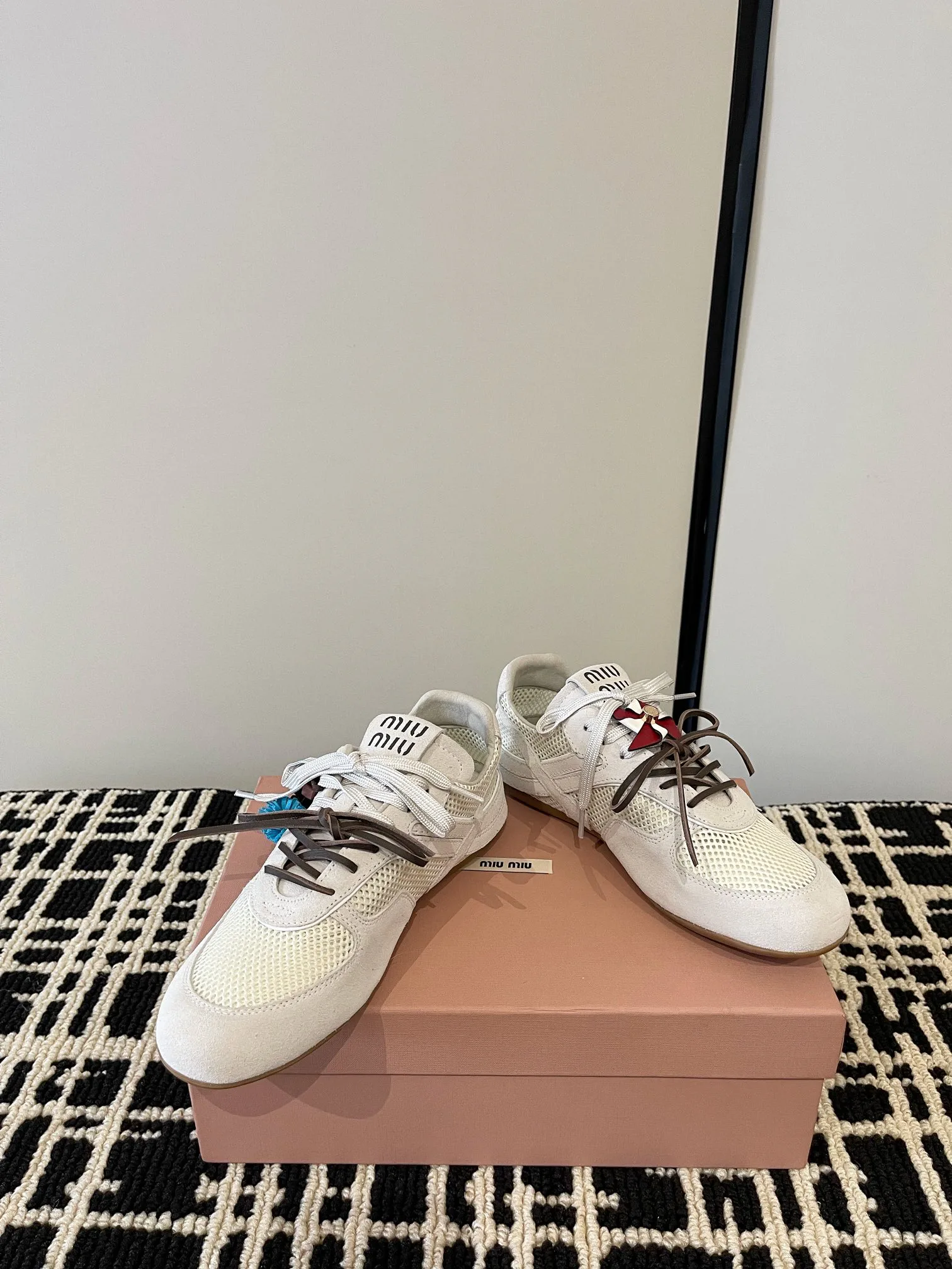 Кроссовки Женские Miu Miu 10991296