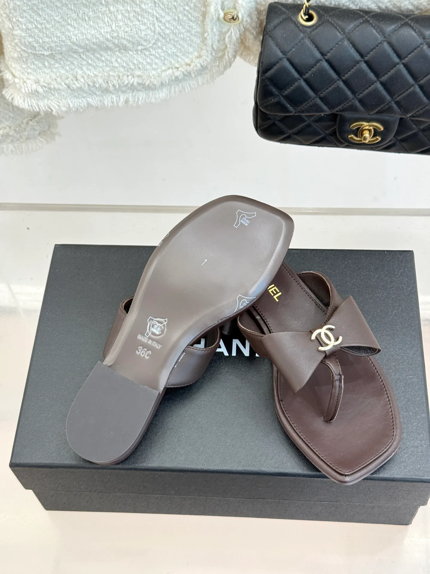Шлепанцы Женские Chanel 16965744