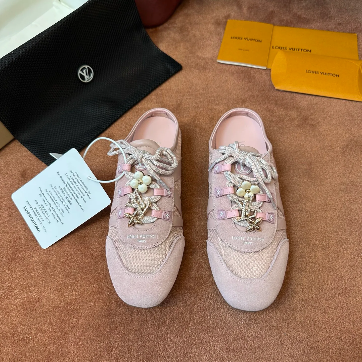 Кроссовки Женские Louis Vuitton 18120472