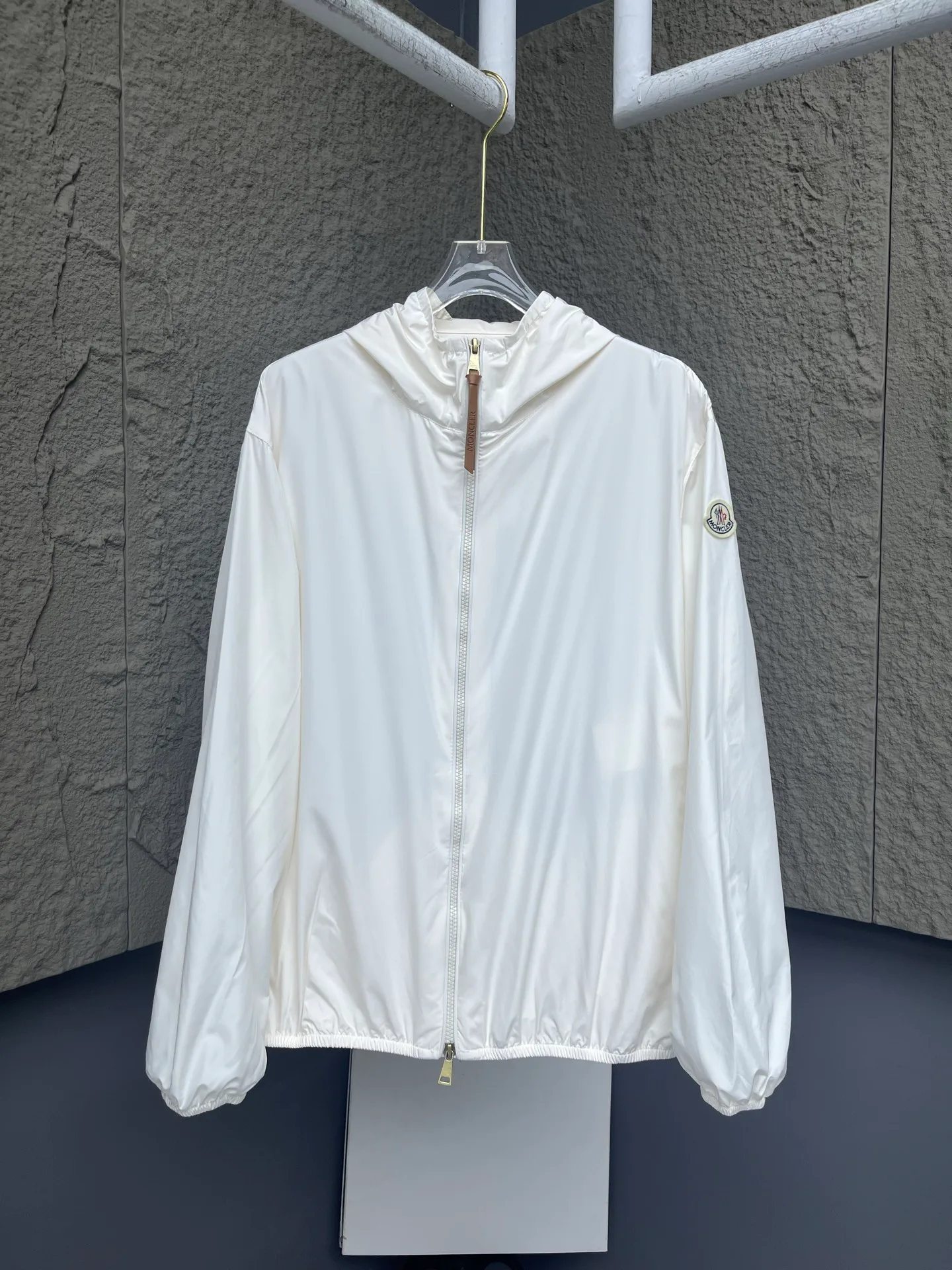 Куртки И Пуховики Женские Moncler 14179719
