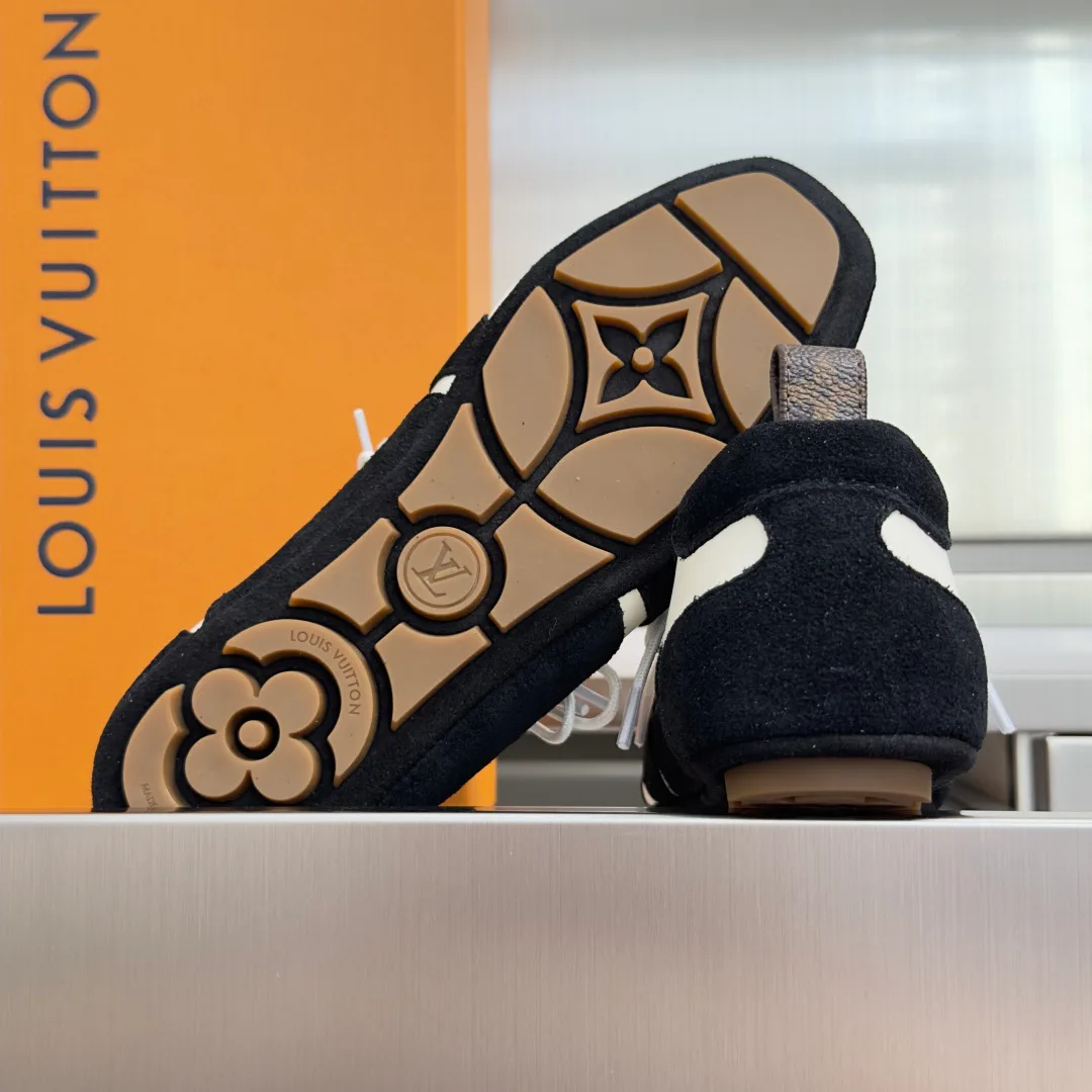 Кроссовки Женские Louis Vuitton 17415512