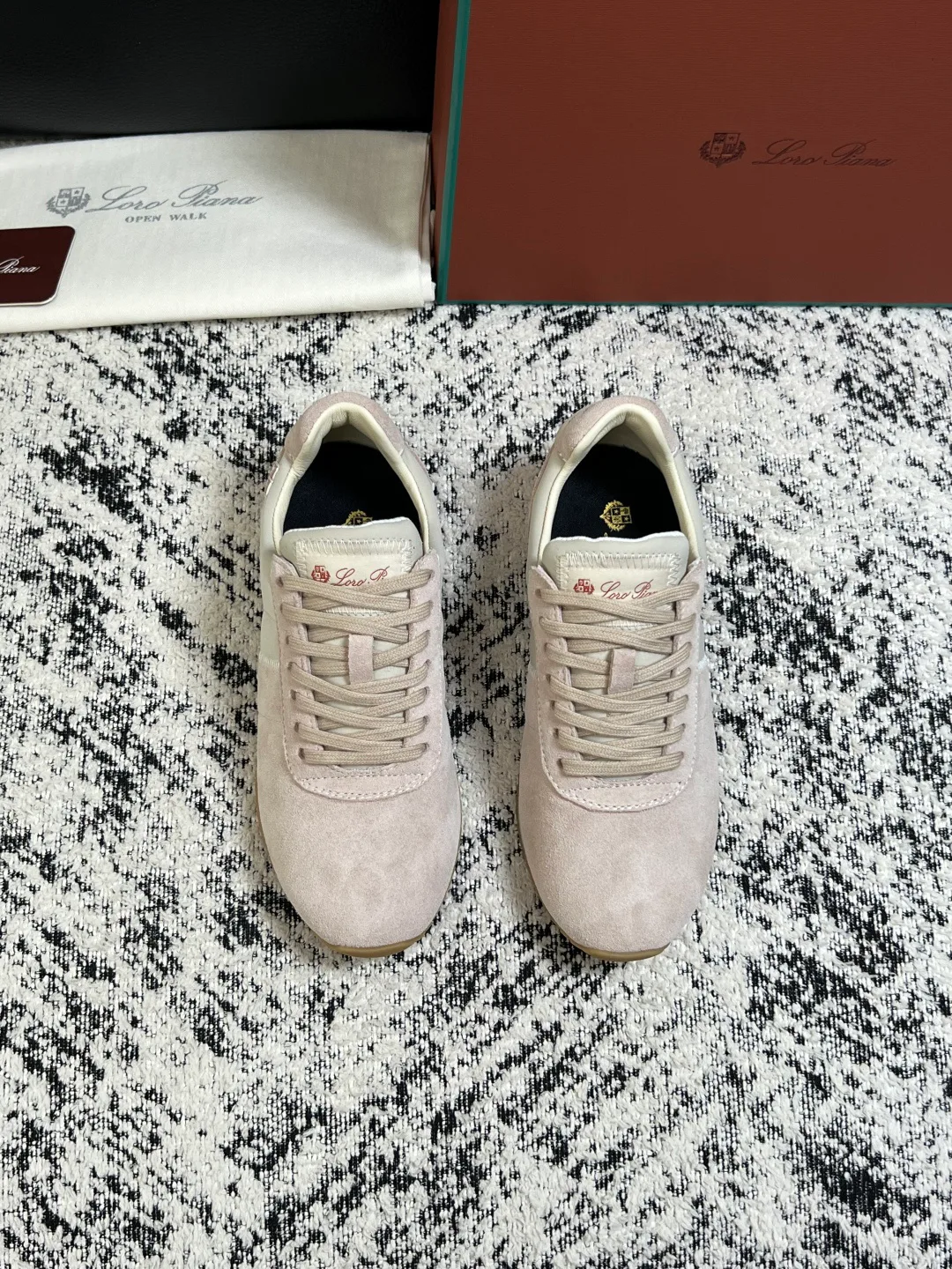 Кроссовки Женские Loro Piana 17715971