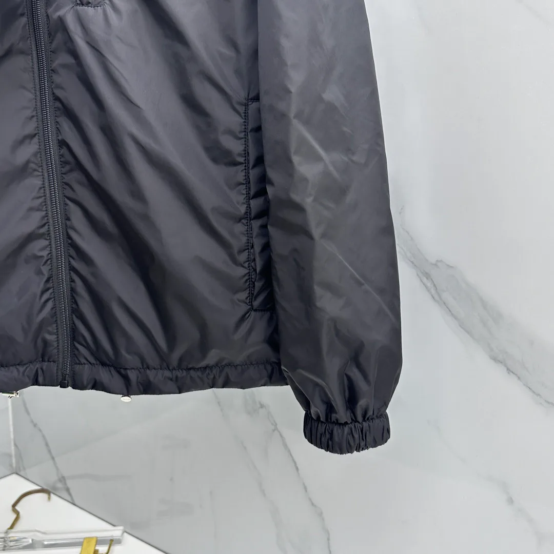 Куртки И Пуховики Мужские Prada 18246852