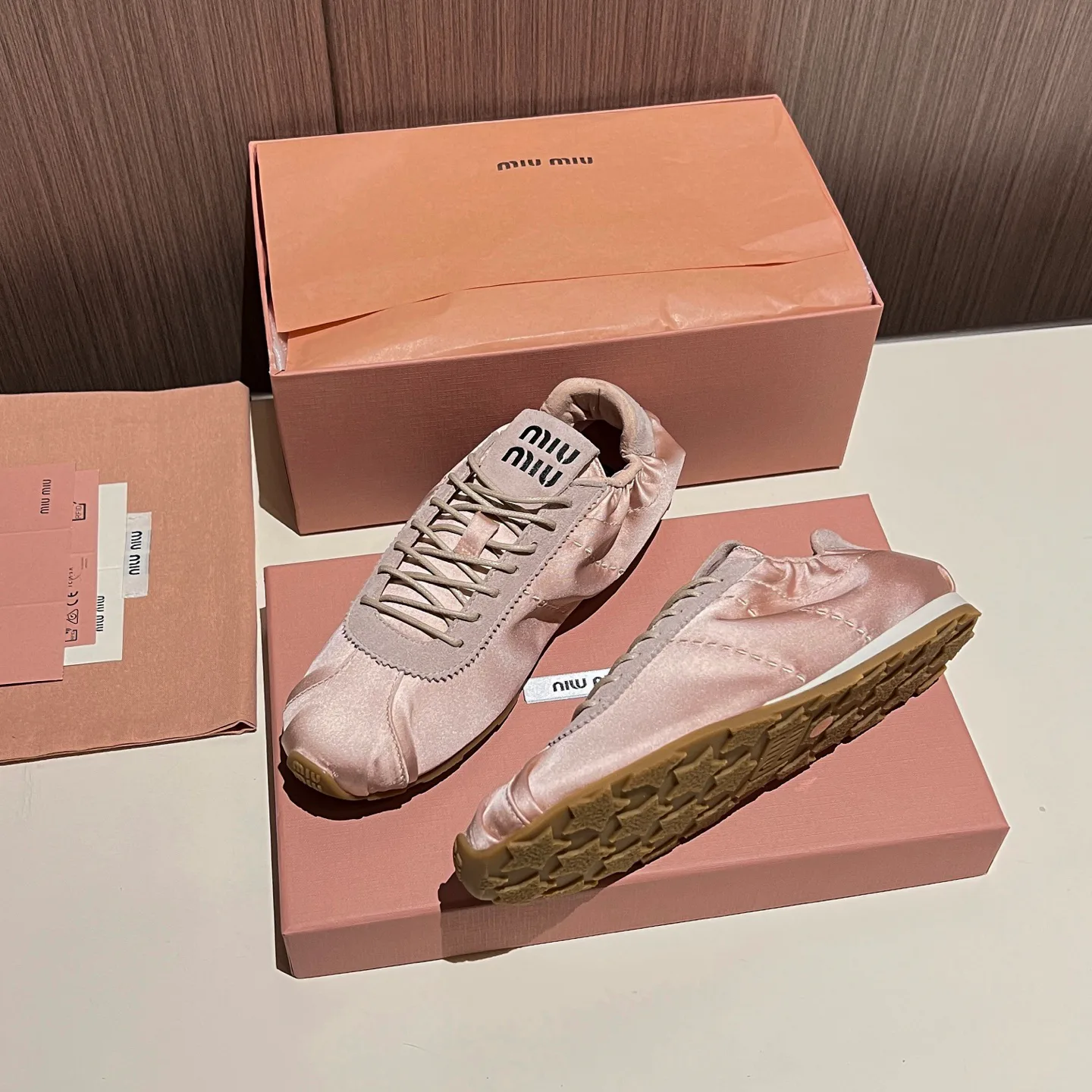 Кроссовки Женские Miu Miu 17968602