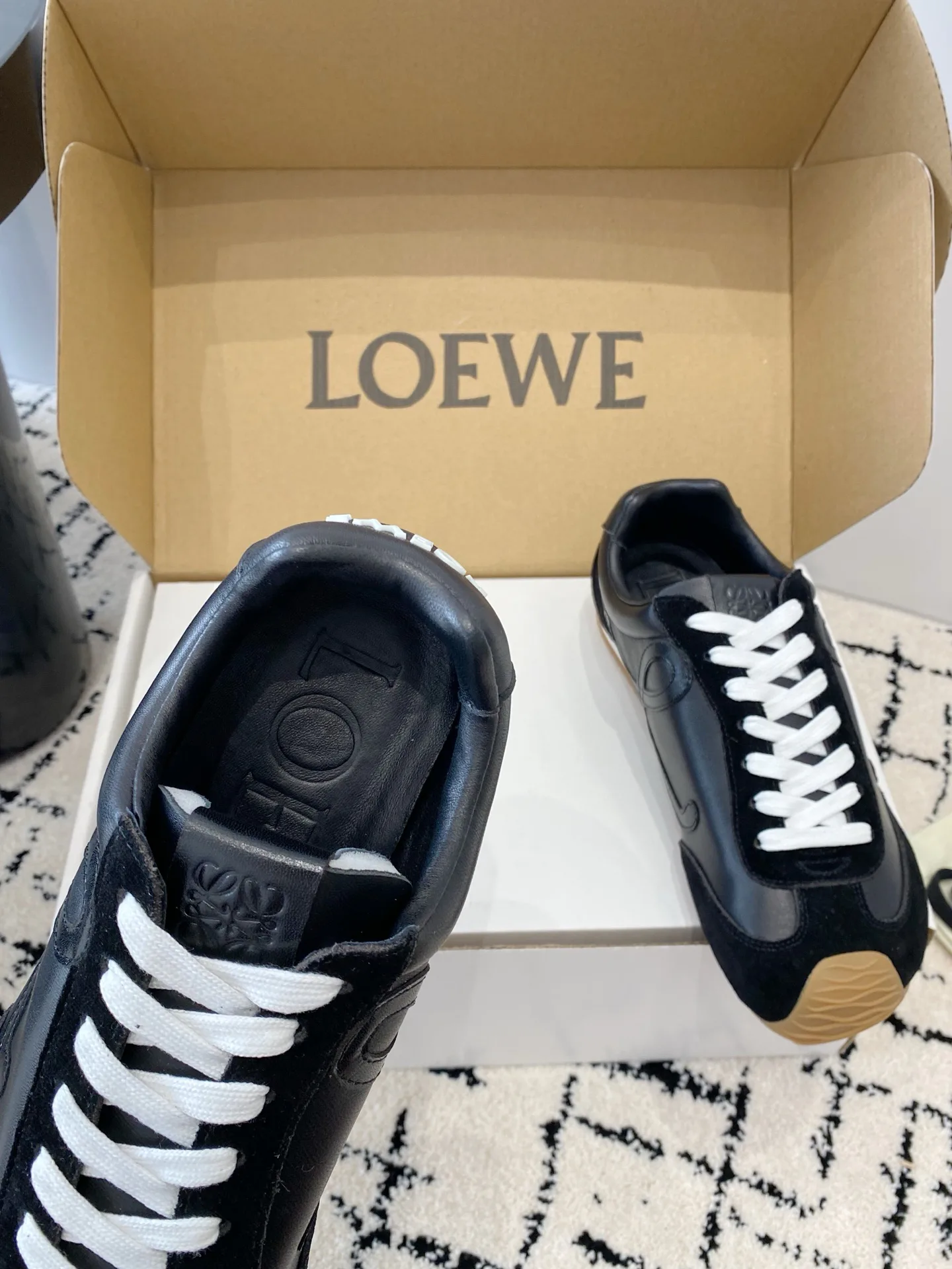 Кроссовки Женские Loewe 18268854