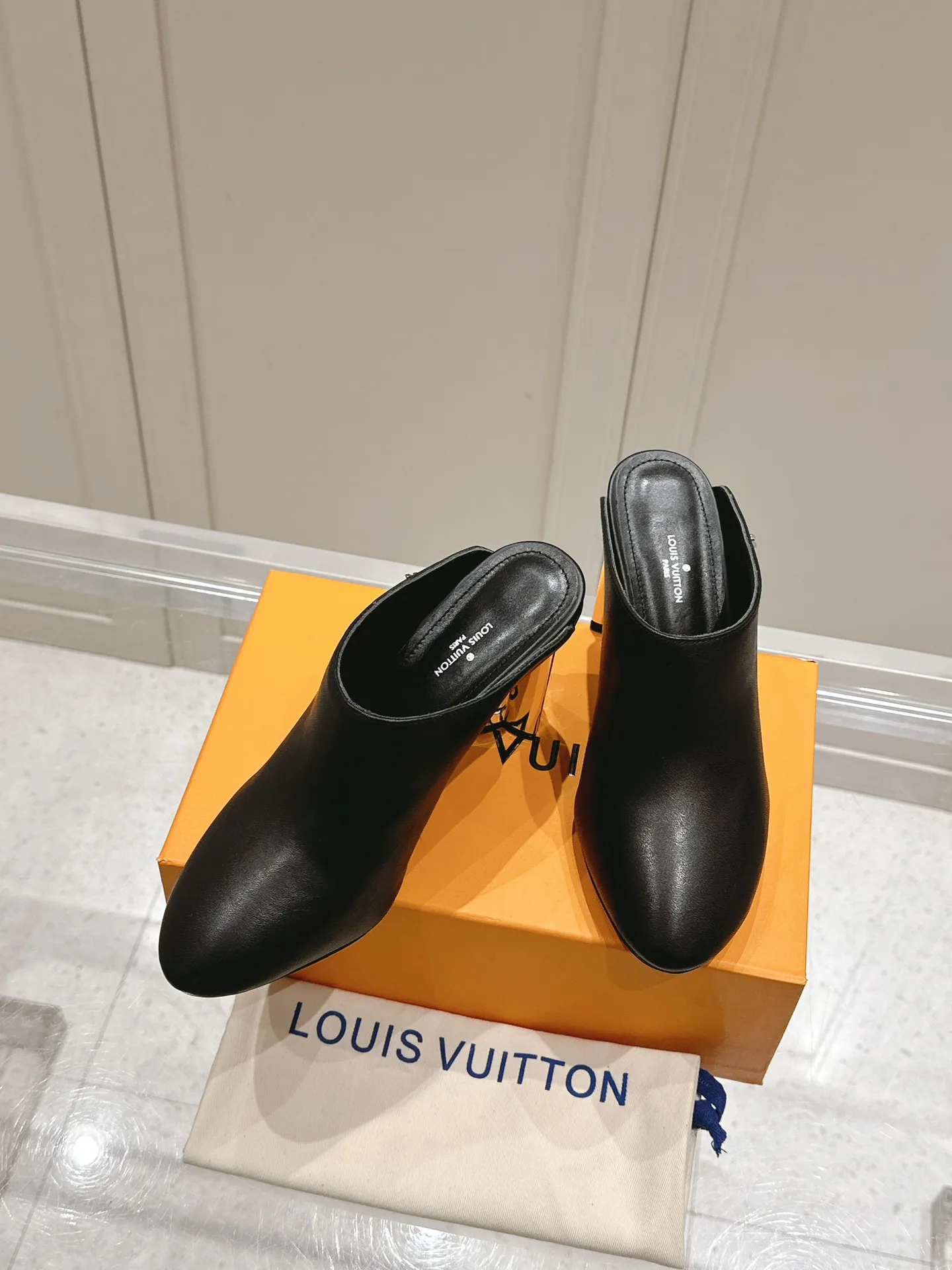 Туфли Женские Louis Vuitton 35764