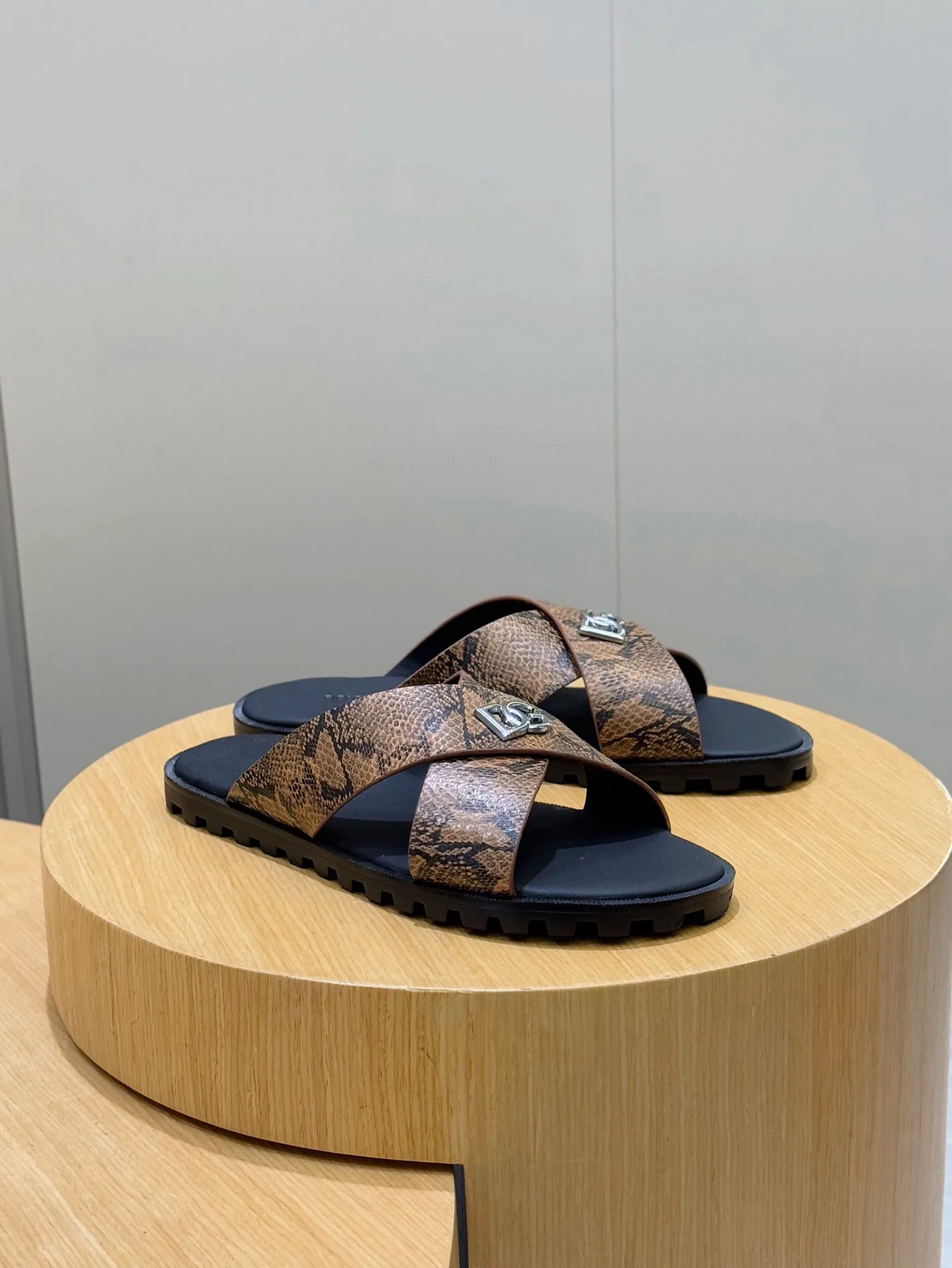 Шлепанцы Мужские Dolce & Gabbana 11483772