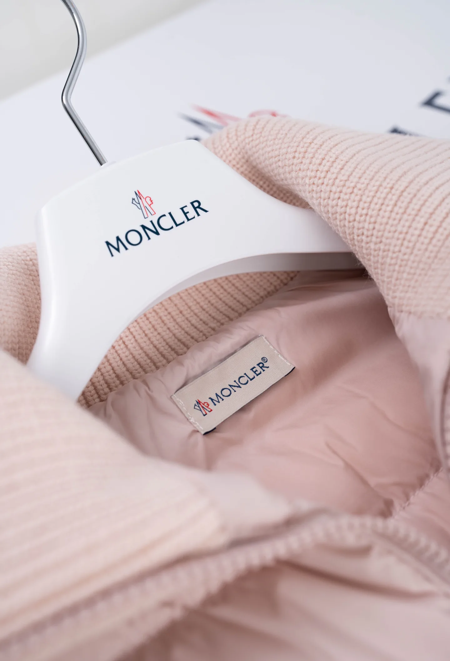 Куртки И Пуховики Женские Moncler 18510341