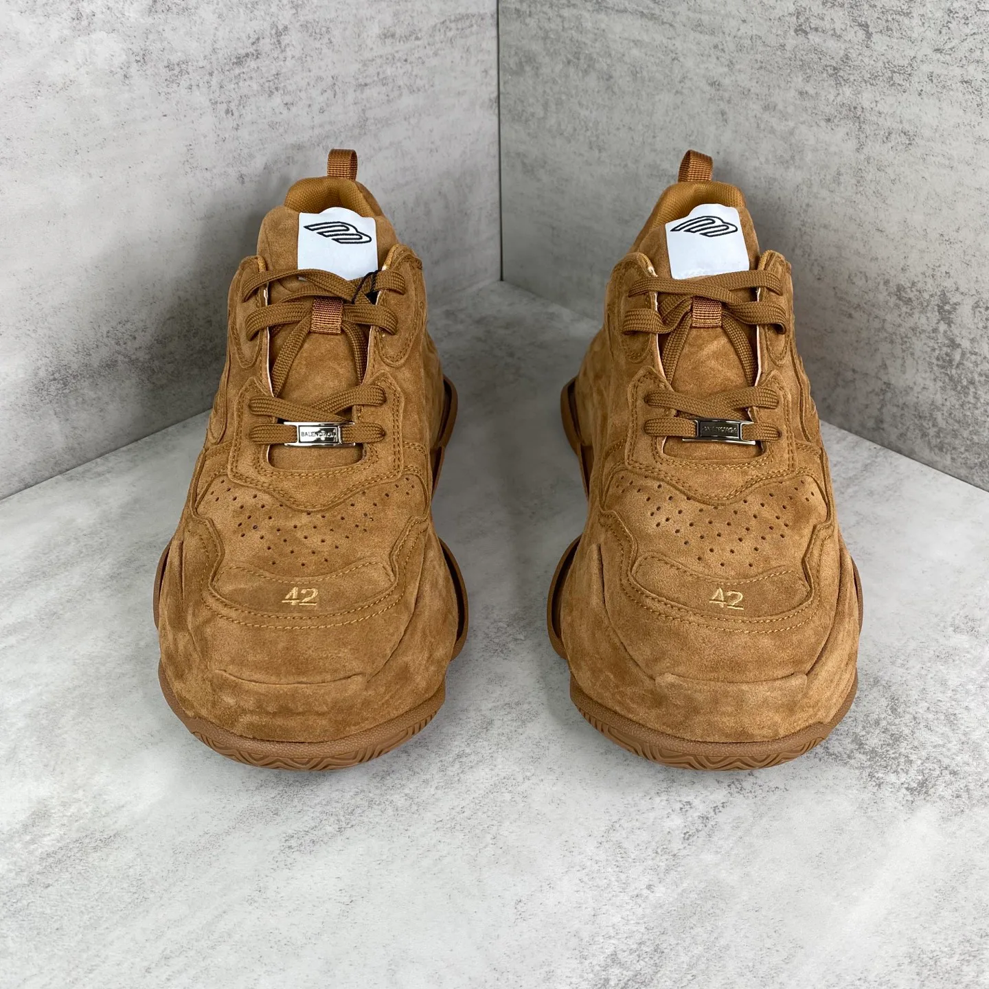 Кроссовки Женские Balenciaga 18686625