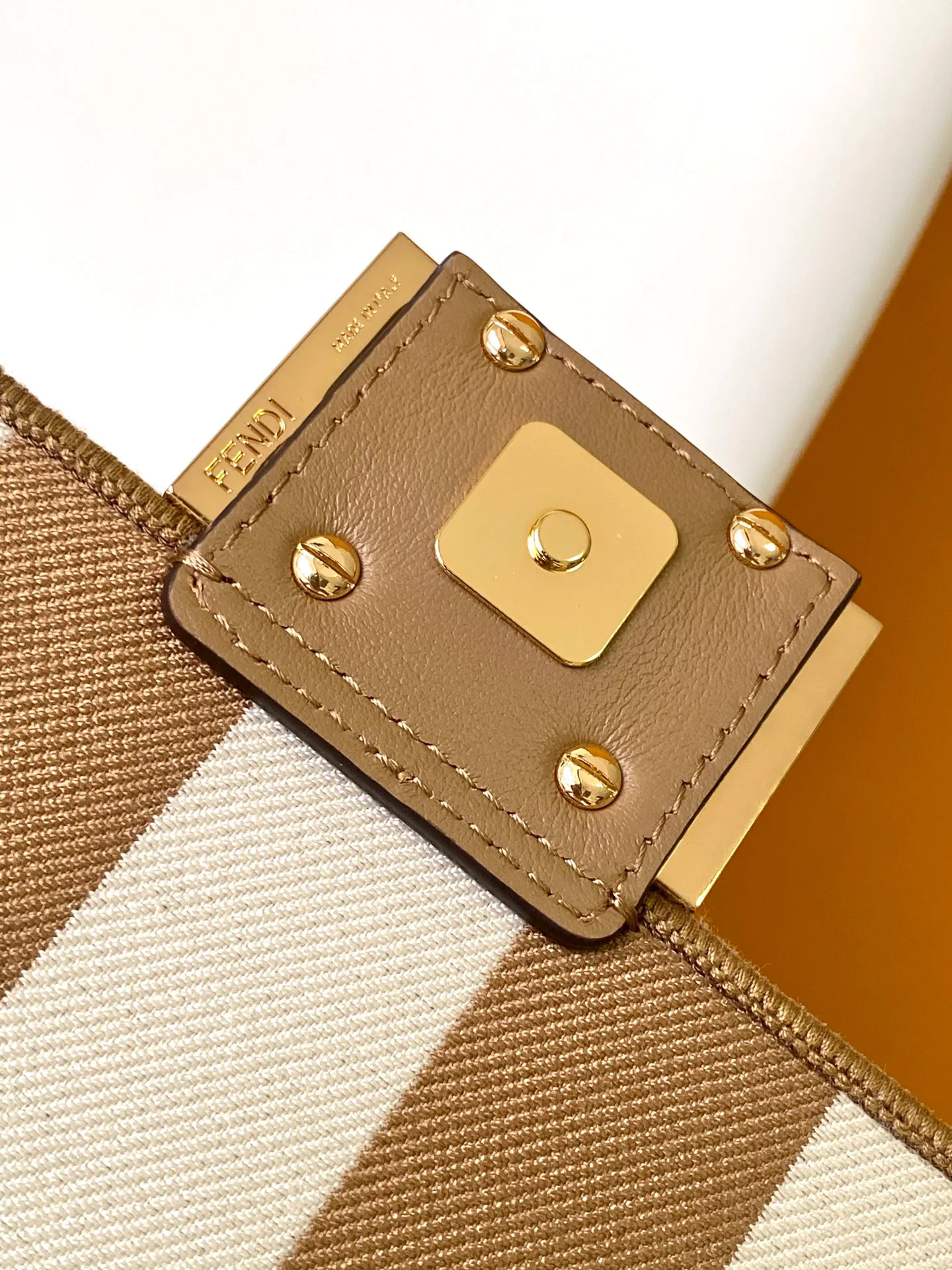 Классические Сумки Женские Fendi 13234561