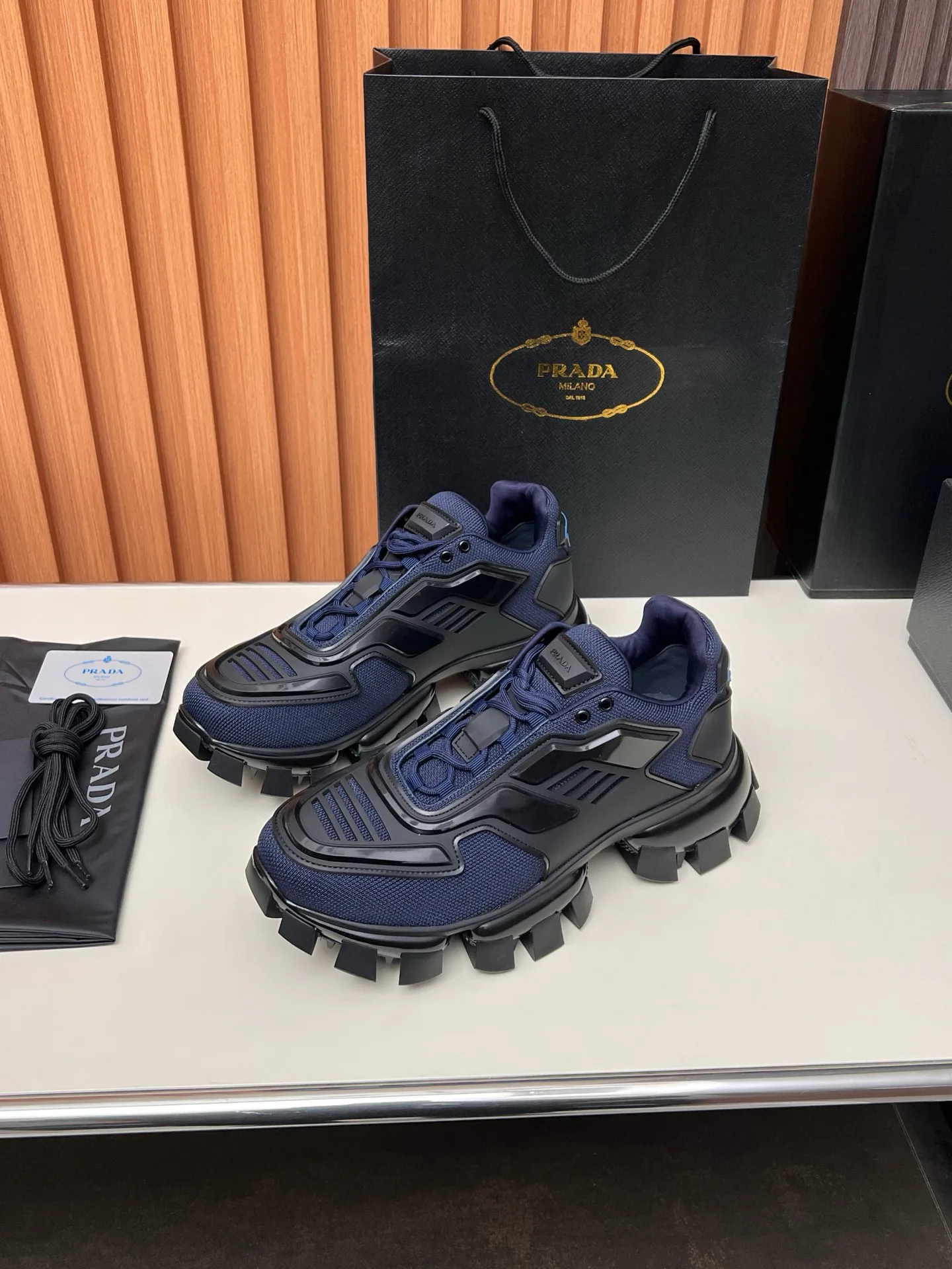 Кроссовки Женские Prada 17955144