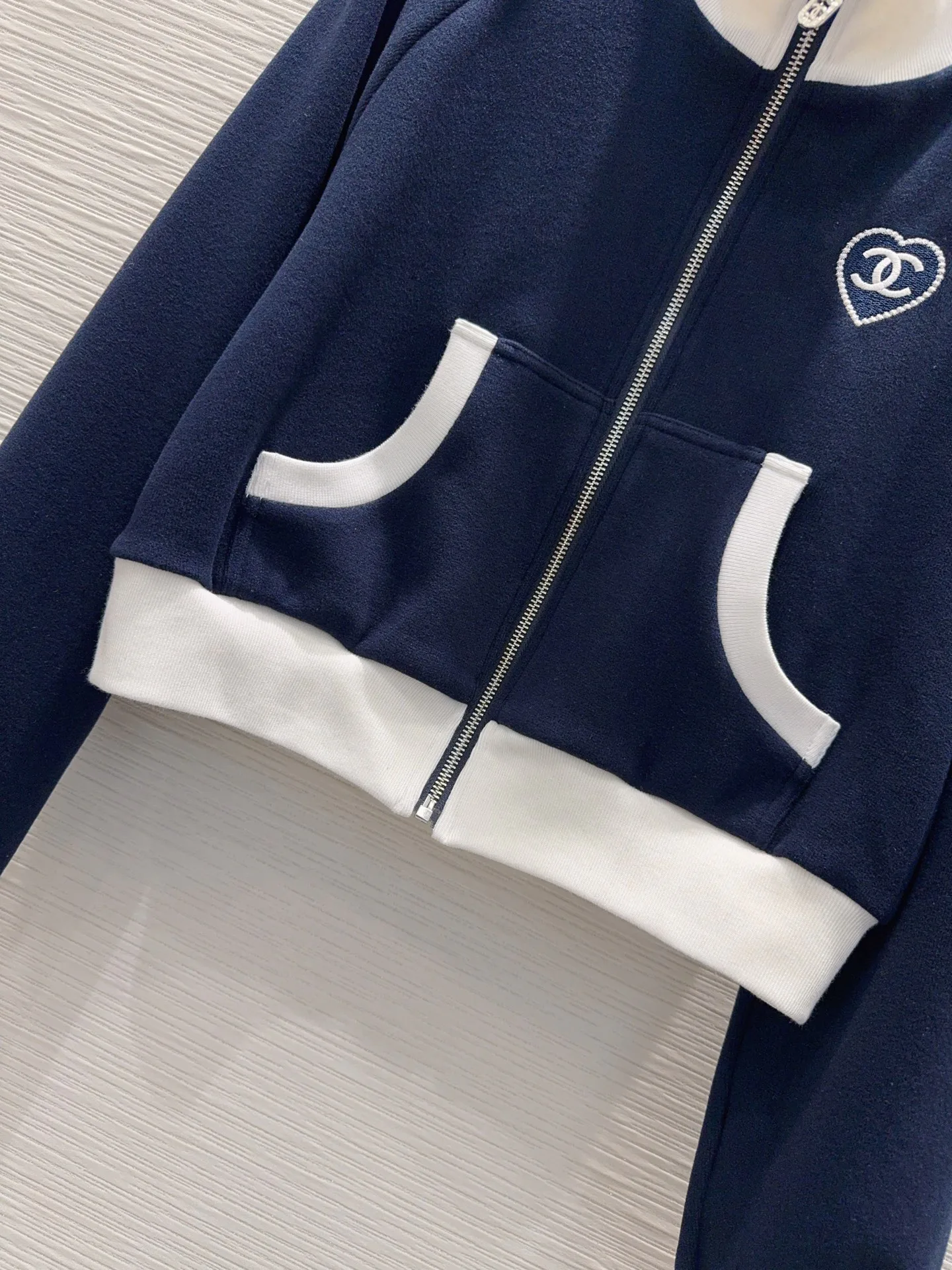 Костюмы Женские Chanel 11147455