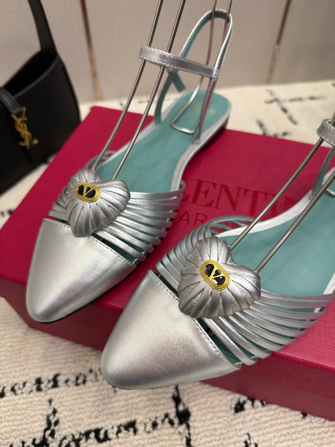 Босоножки Женские Valentino 18598096