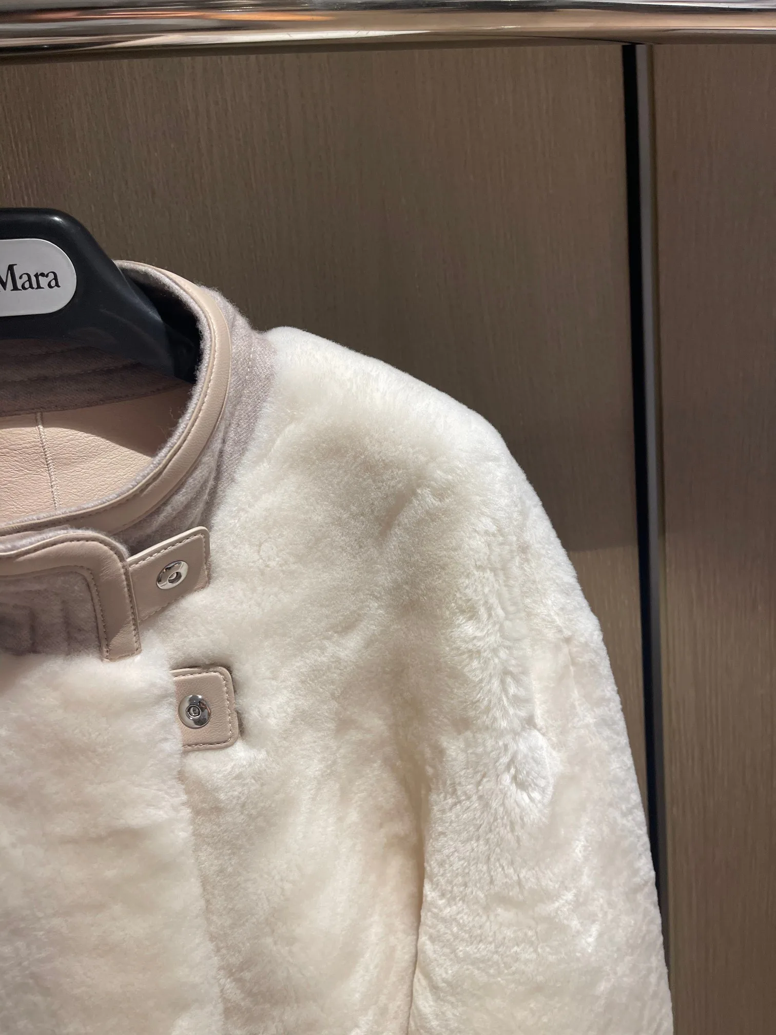 Кожаные Куртки И Дублёнки Женские Loro Piana 2293824