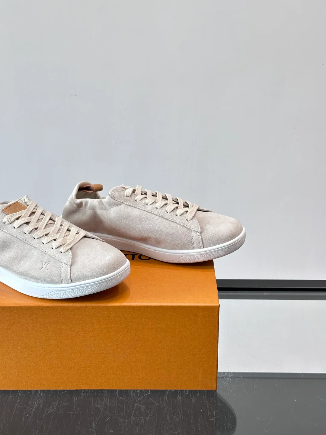 Кроссовки Мужские Louis Vuitton 18263695