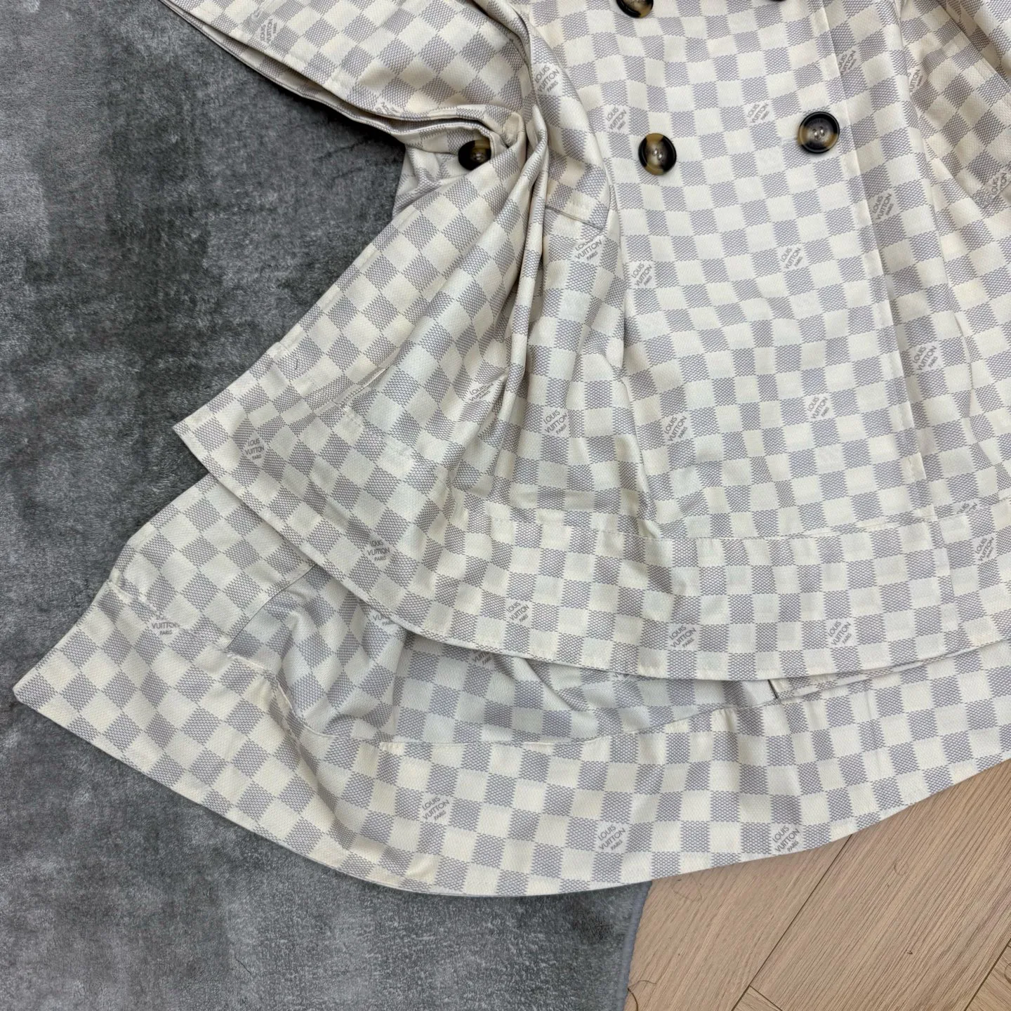 Тренчи Женские Louis Vuitton 18348263