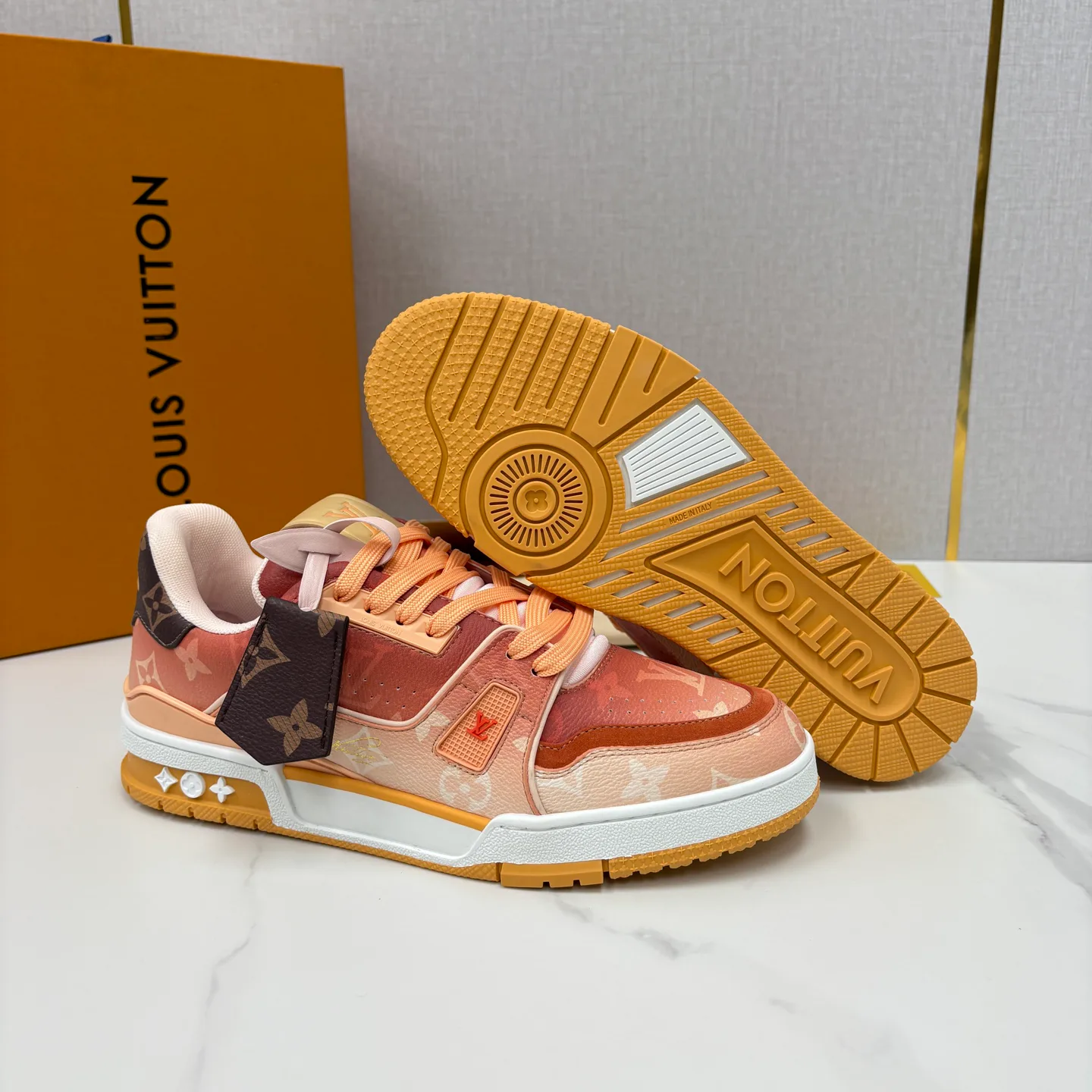 Кроссовки Женские Louis Vuitton 13140855