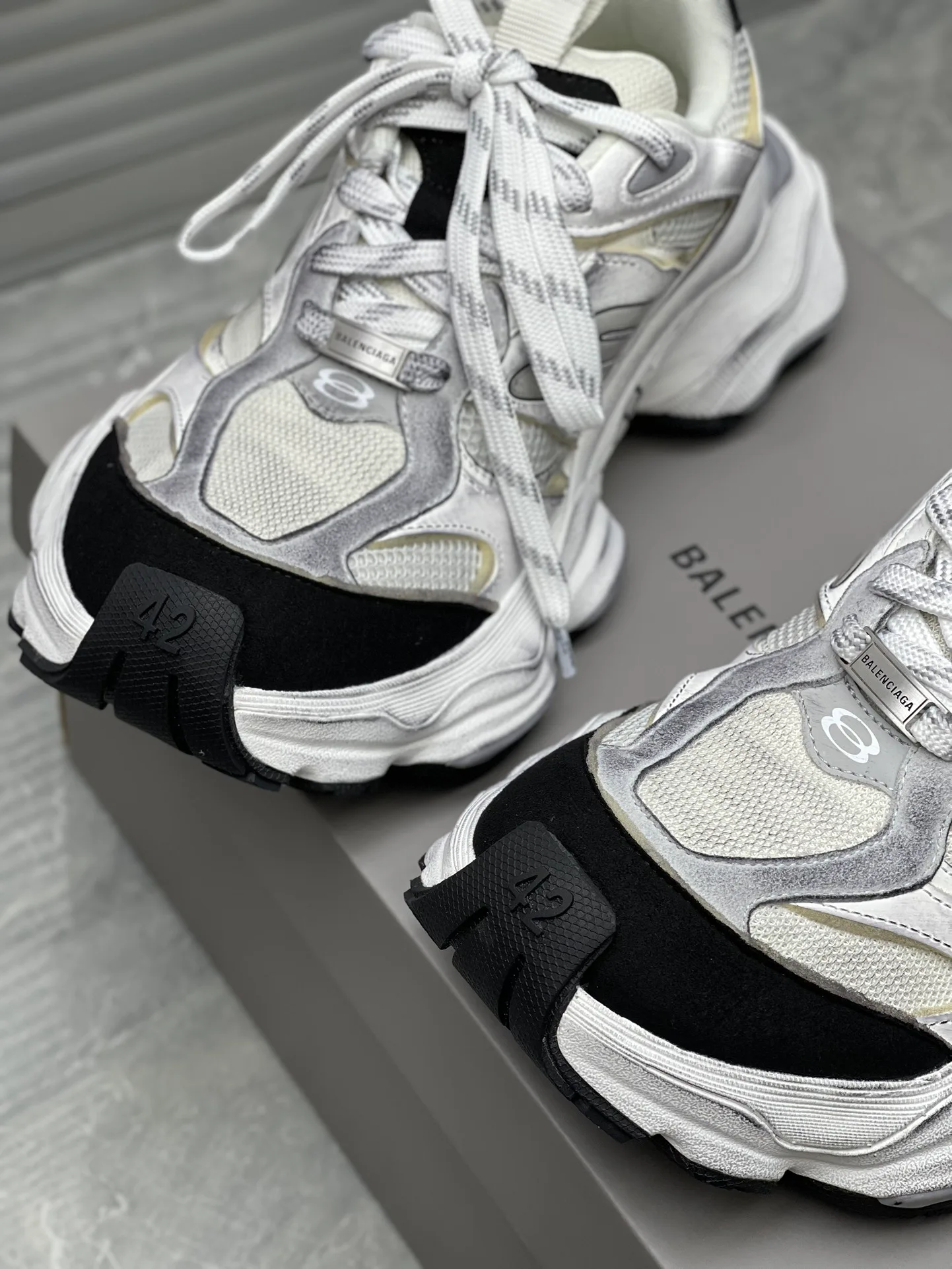 Кроссовки Женские Balenciaga 12799554