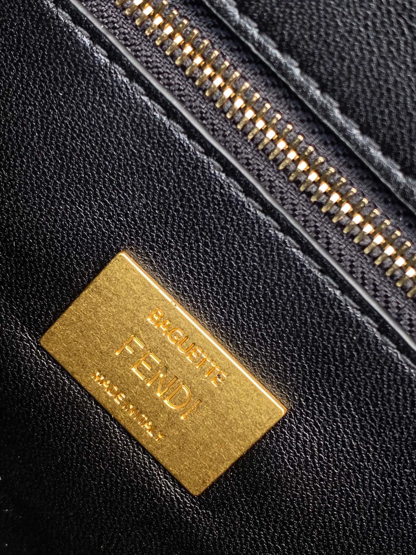 Классические Сумки Женские Fendi 13234563