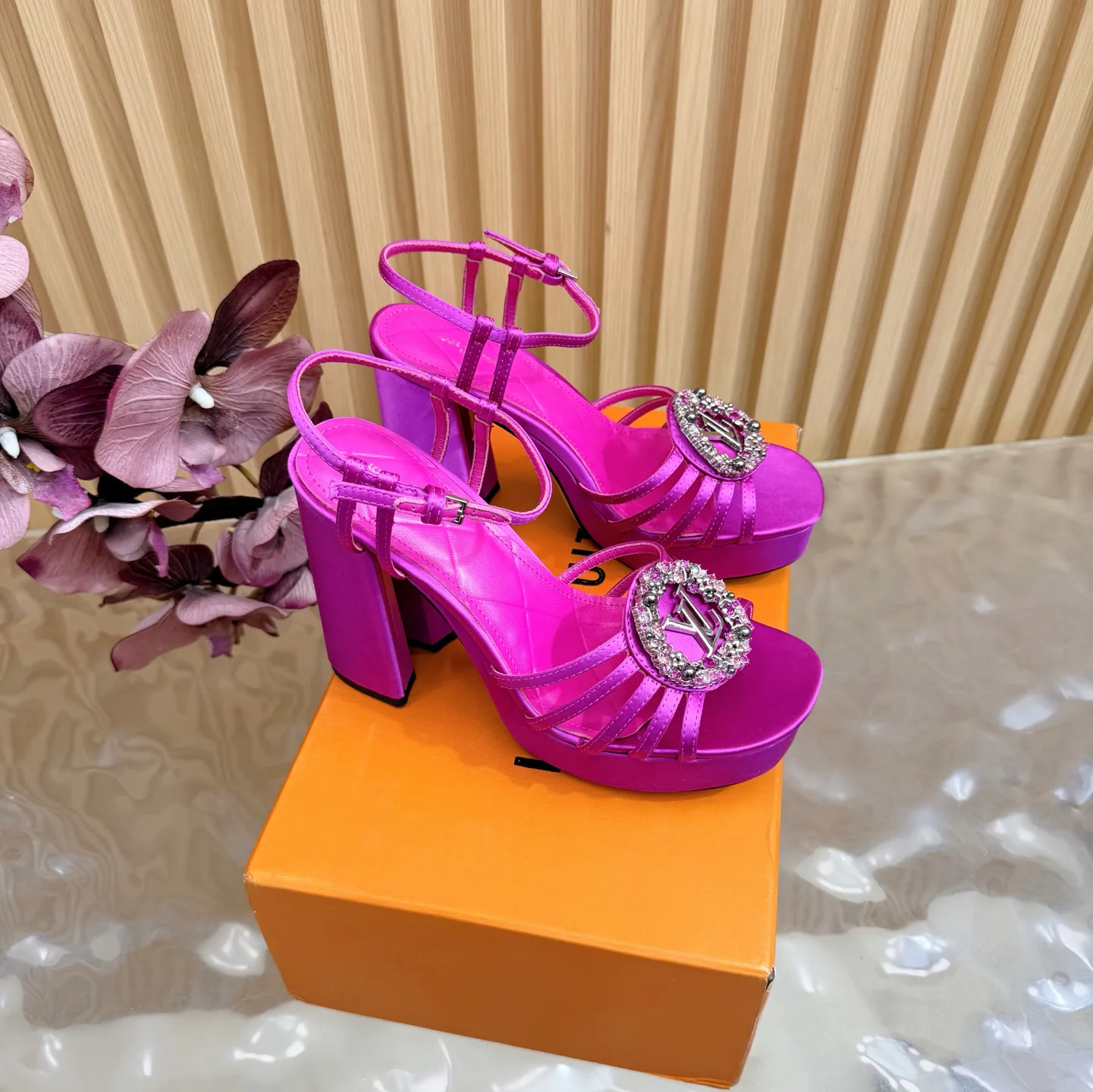 Босоножки Женские Louis Vuitton 11411868