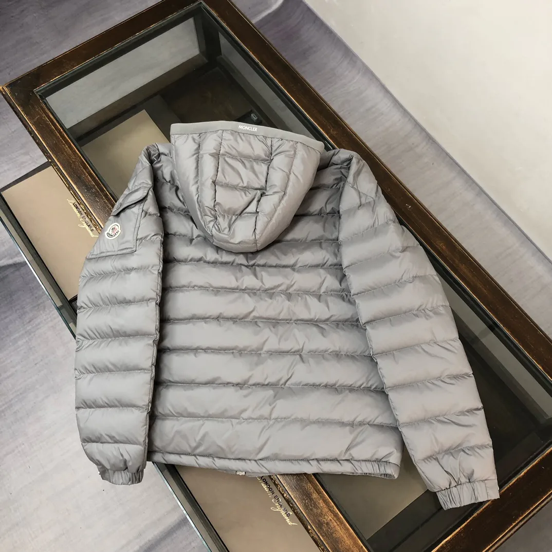 Куртки И Пуховики Женские Moncler 18408601