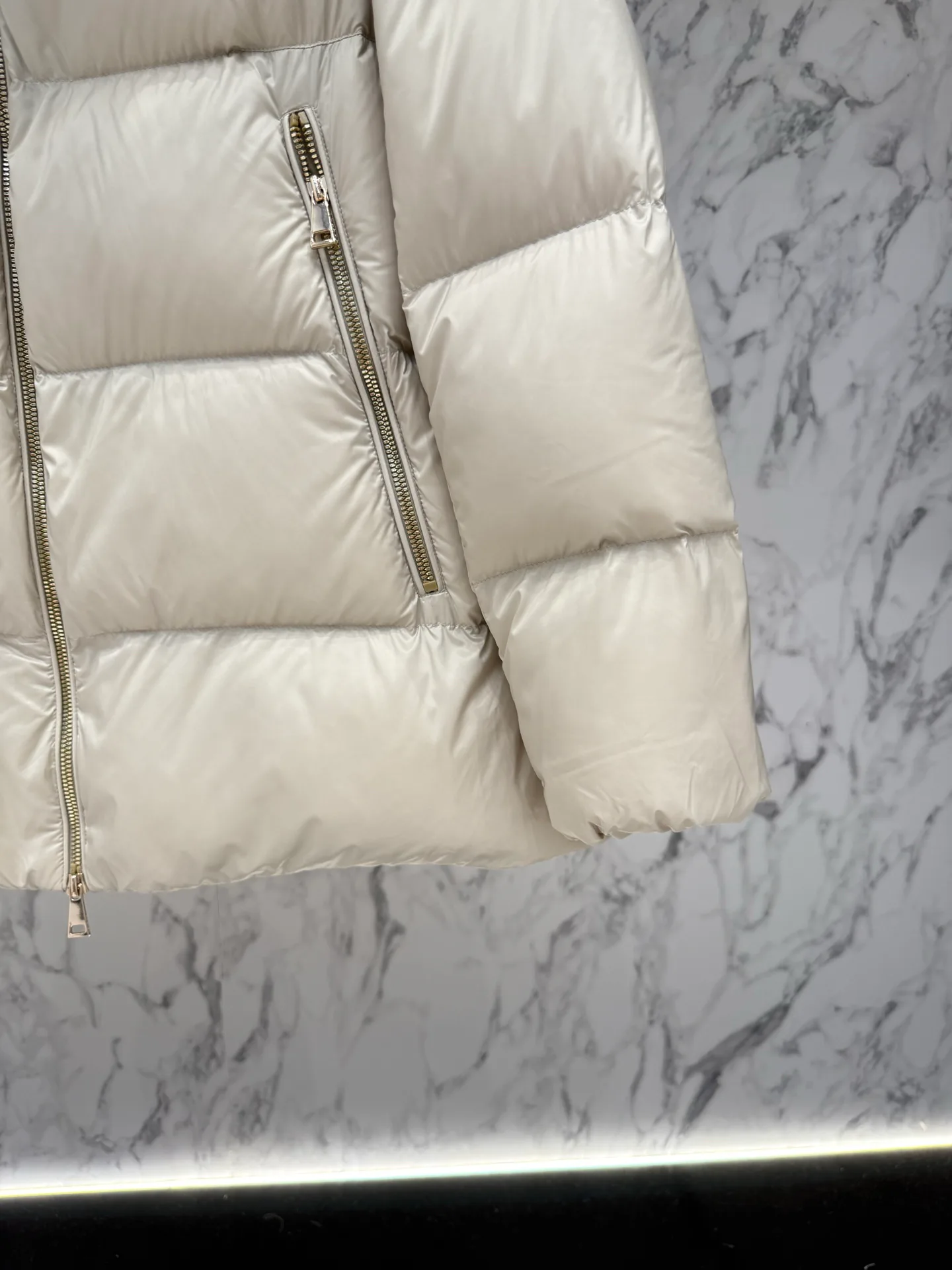 Куртки И Пуховики Женские Moncler 19426819