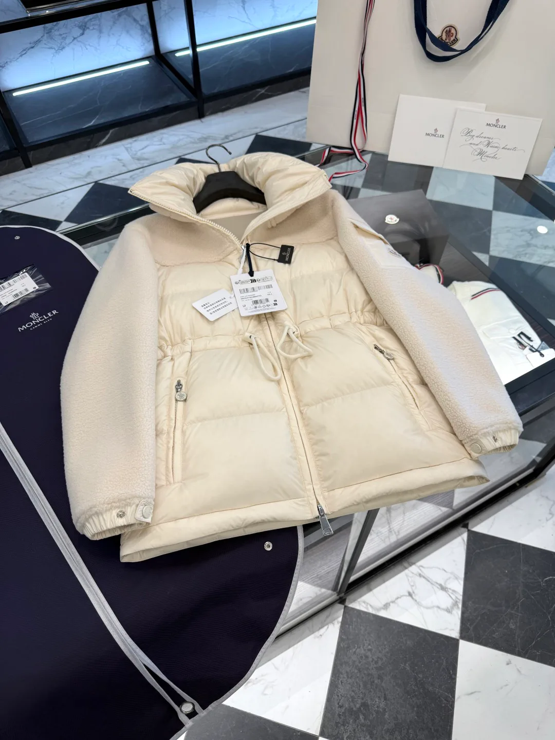 Куртки И Пуховики Женские Moncler 19554353