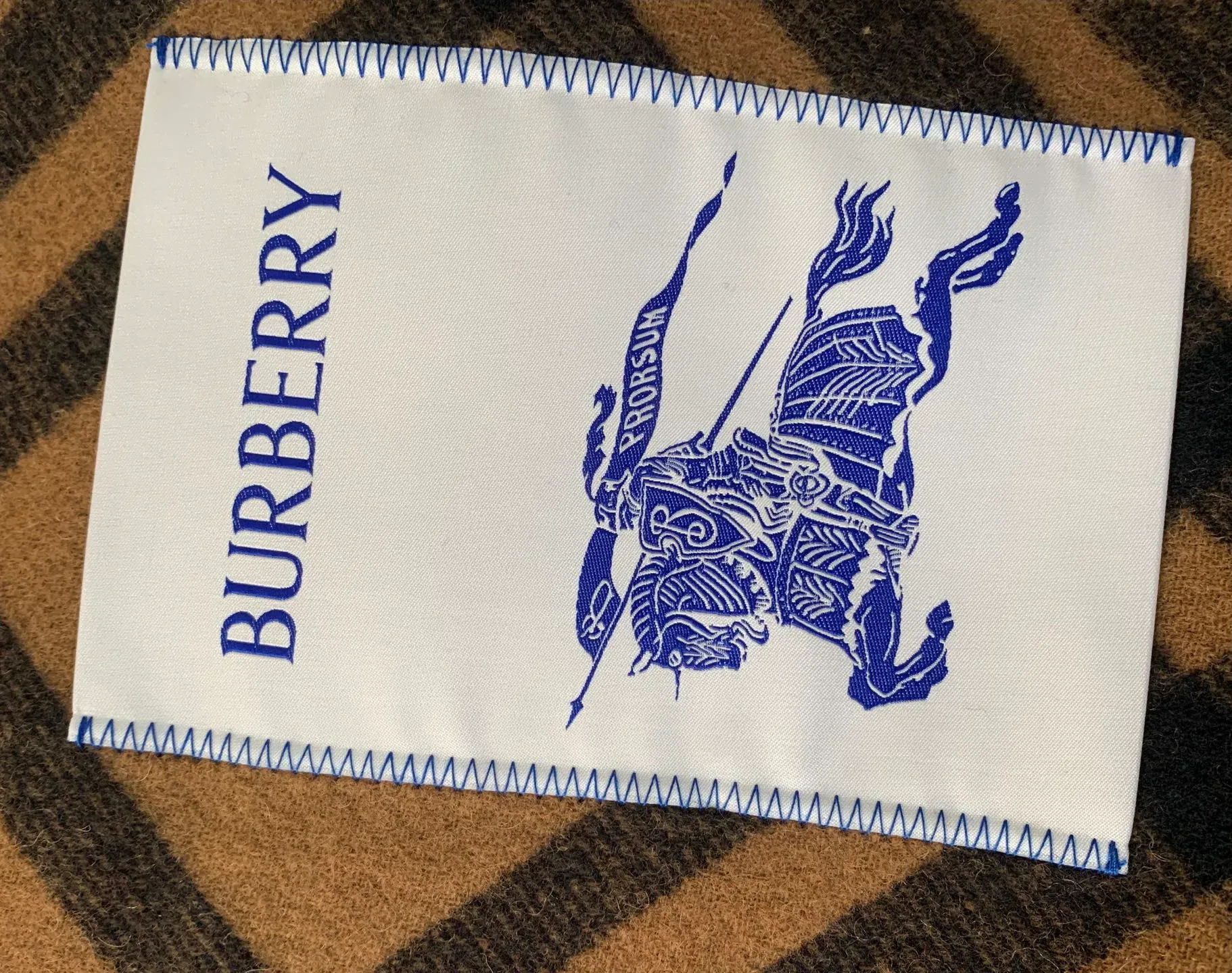 Шарфы Burberry 5944072
