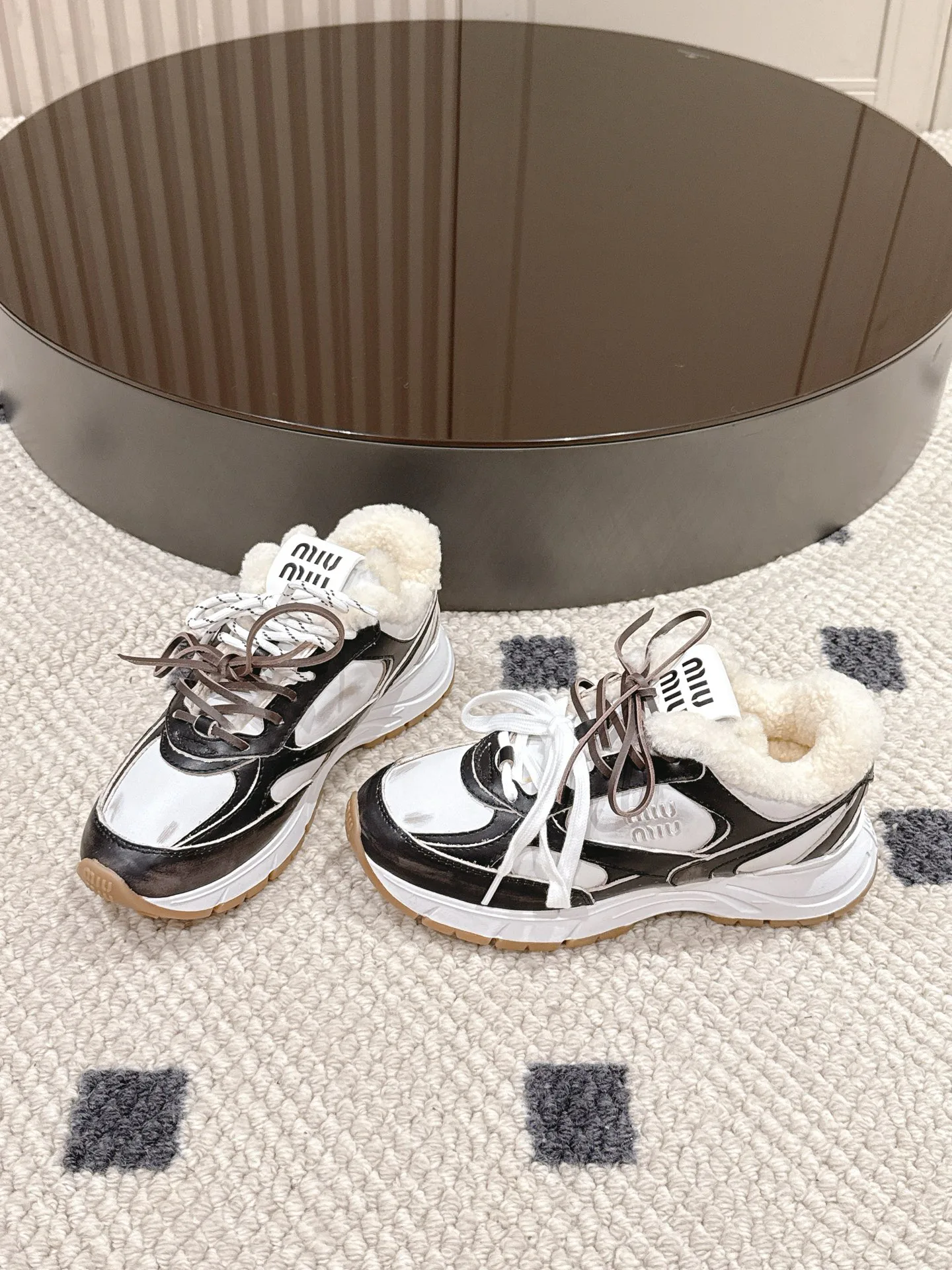 Кроссовки Женские Miu Miu 242116